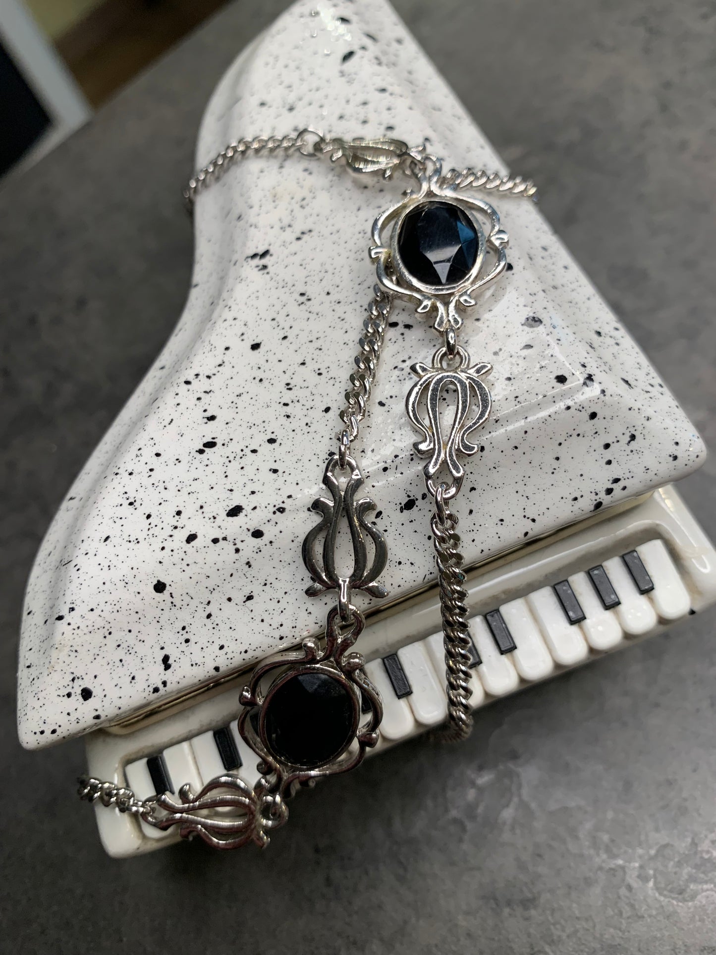 Collana Sarah Coventry 1976.