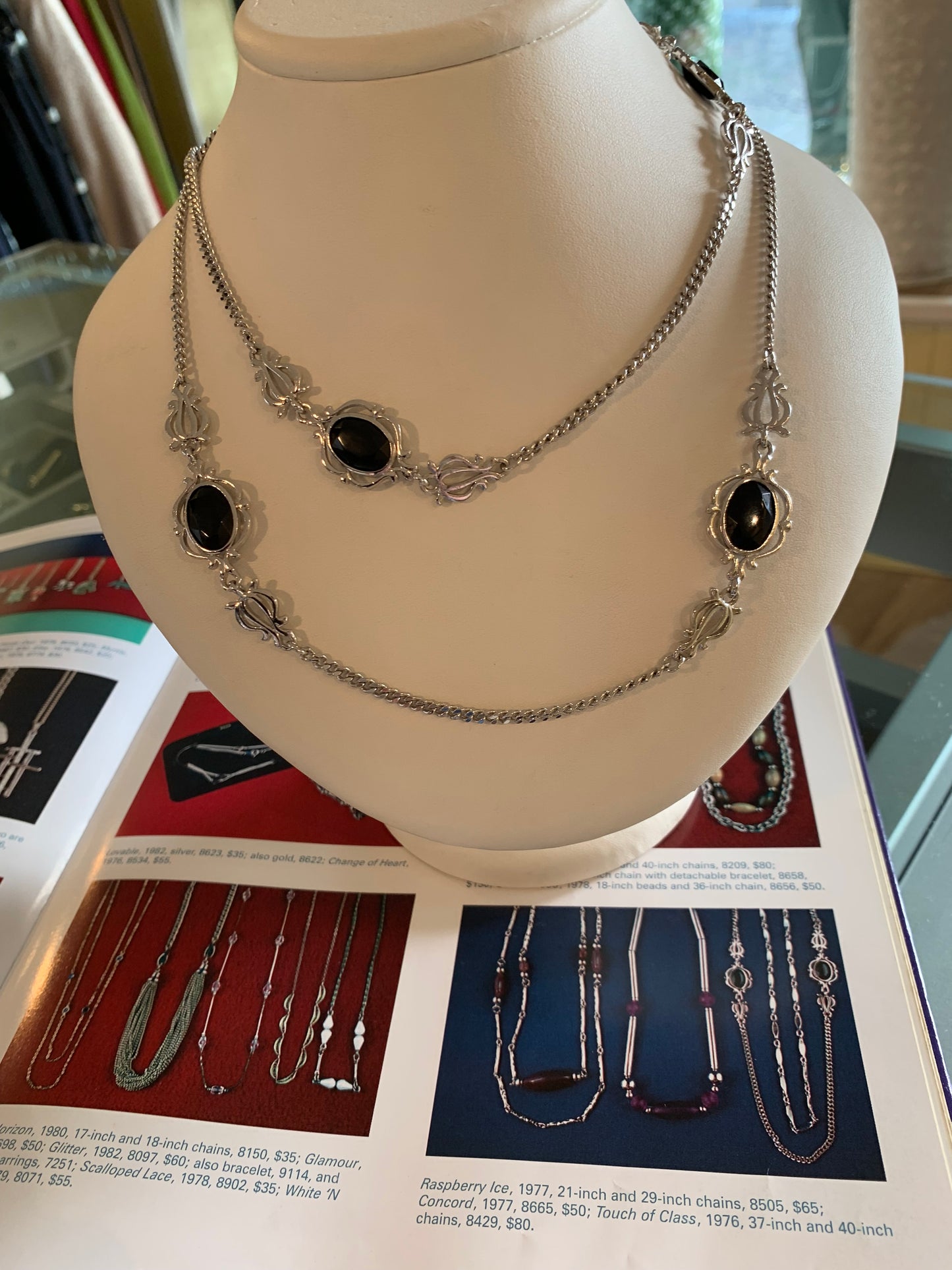 Collana Sarah Coventry 1976.