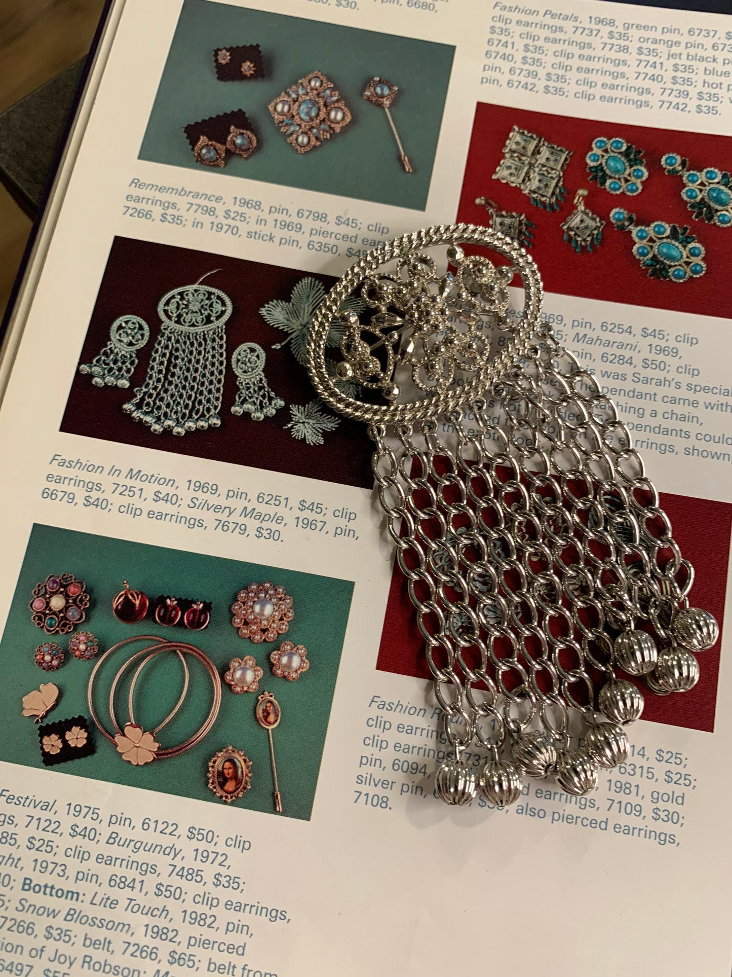 Spilla Sarah Coventry 1969.