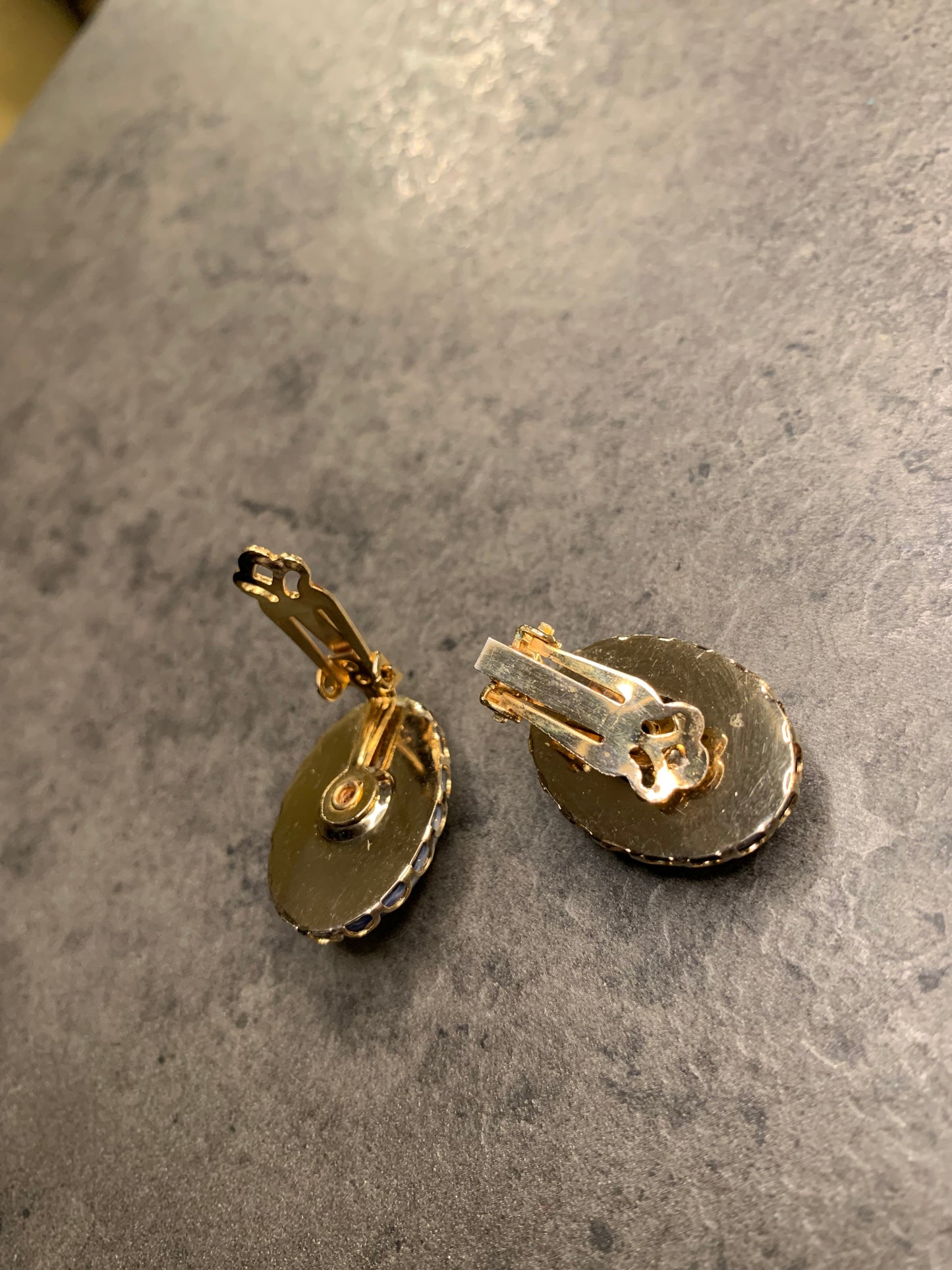 Orecchìni Cabochon di plastica.