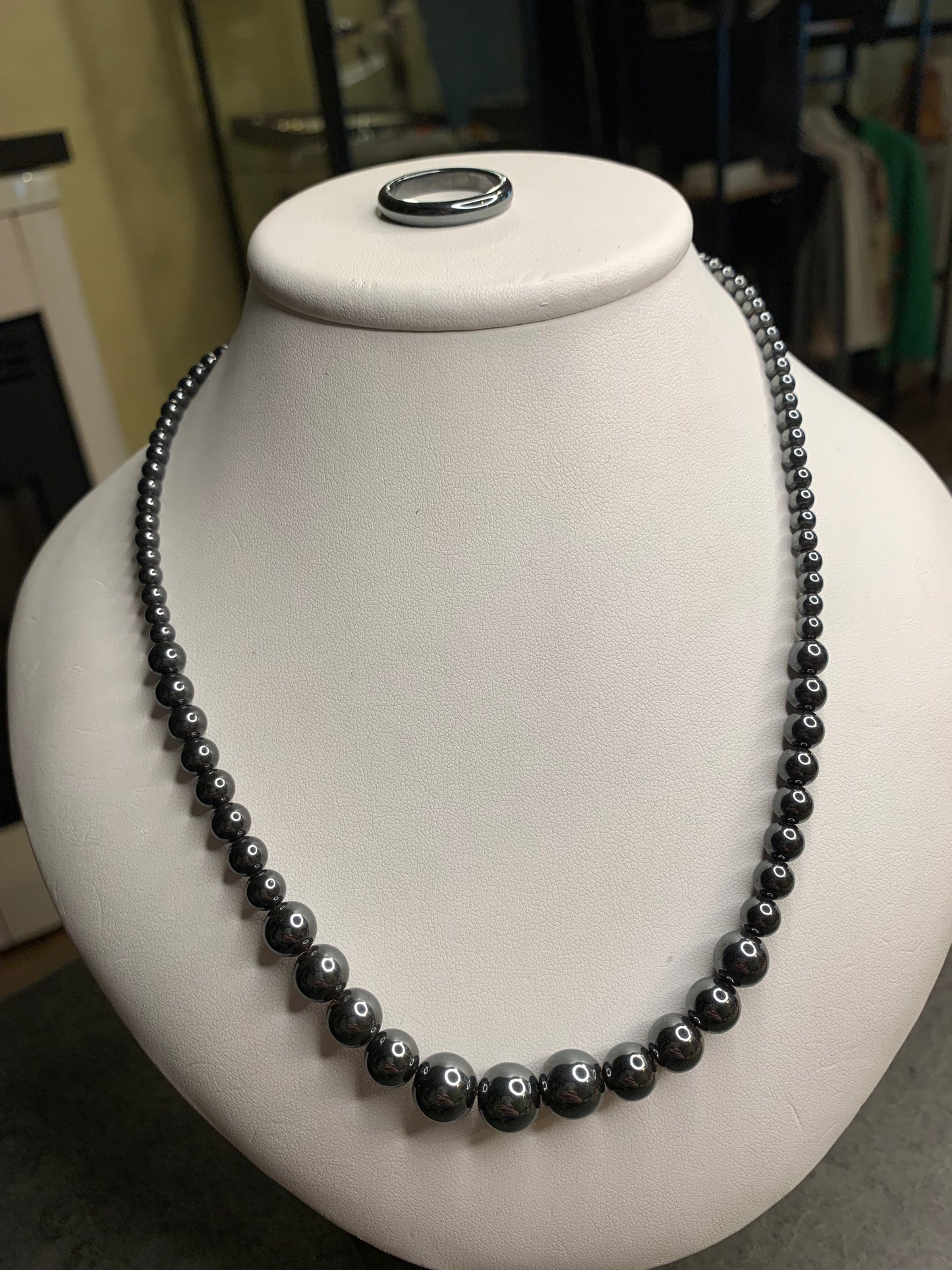 Parure in Ematite