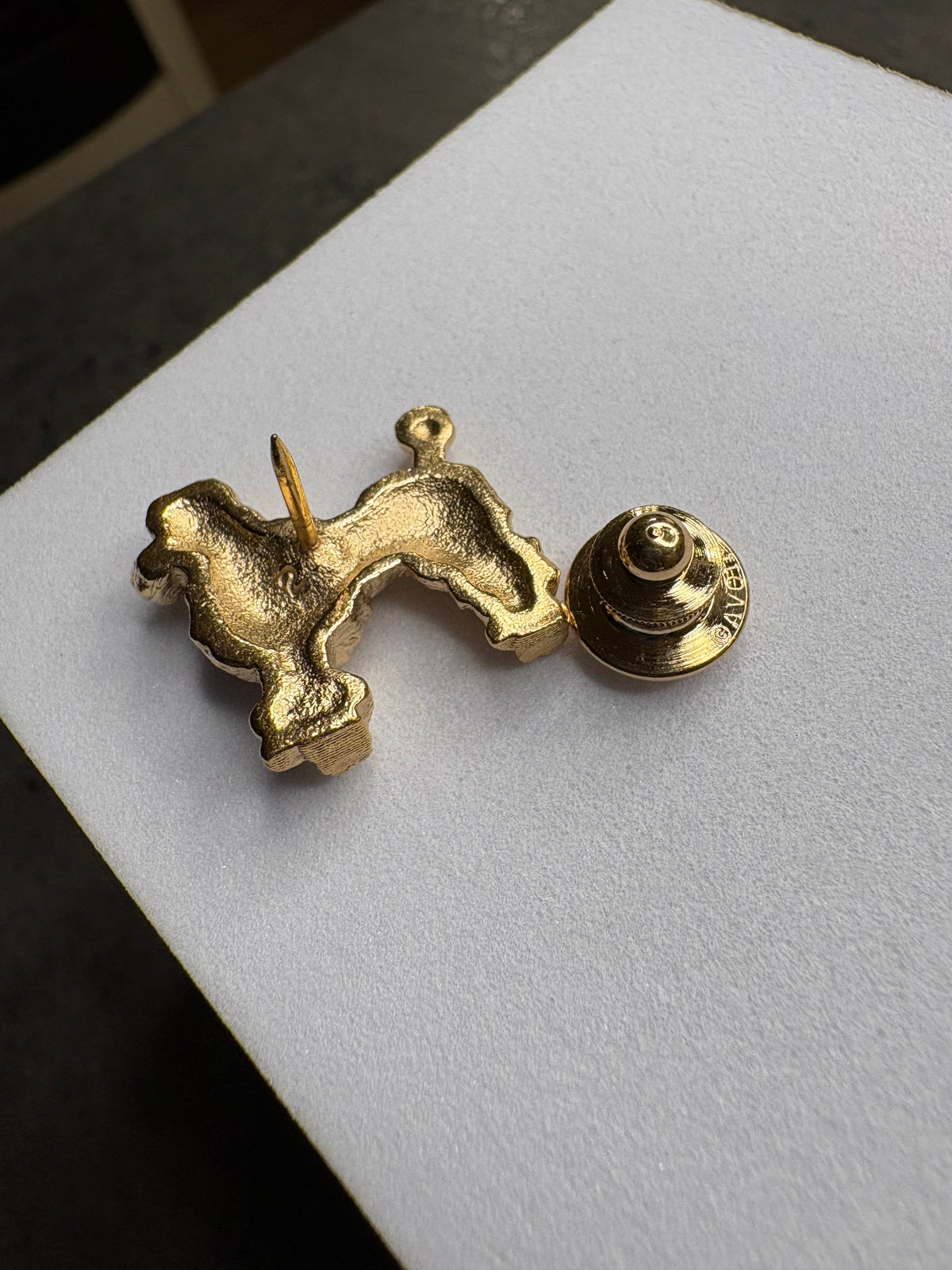 Pin Avon 1984