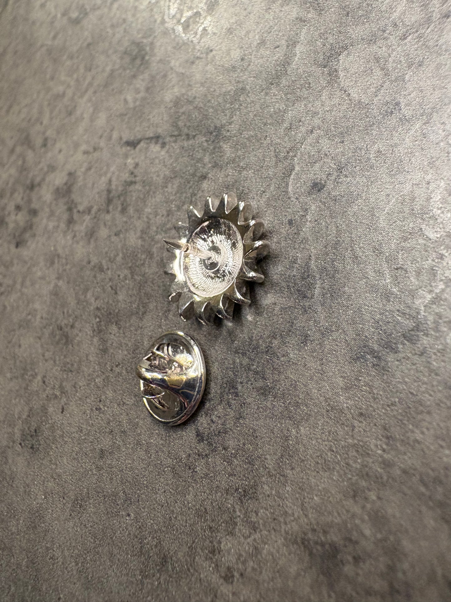 Pin Pierre Lang “Sole”