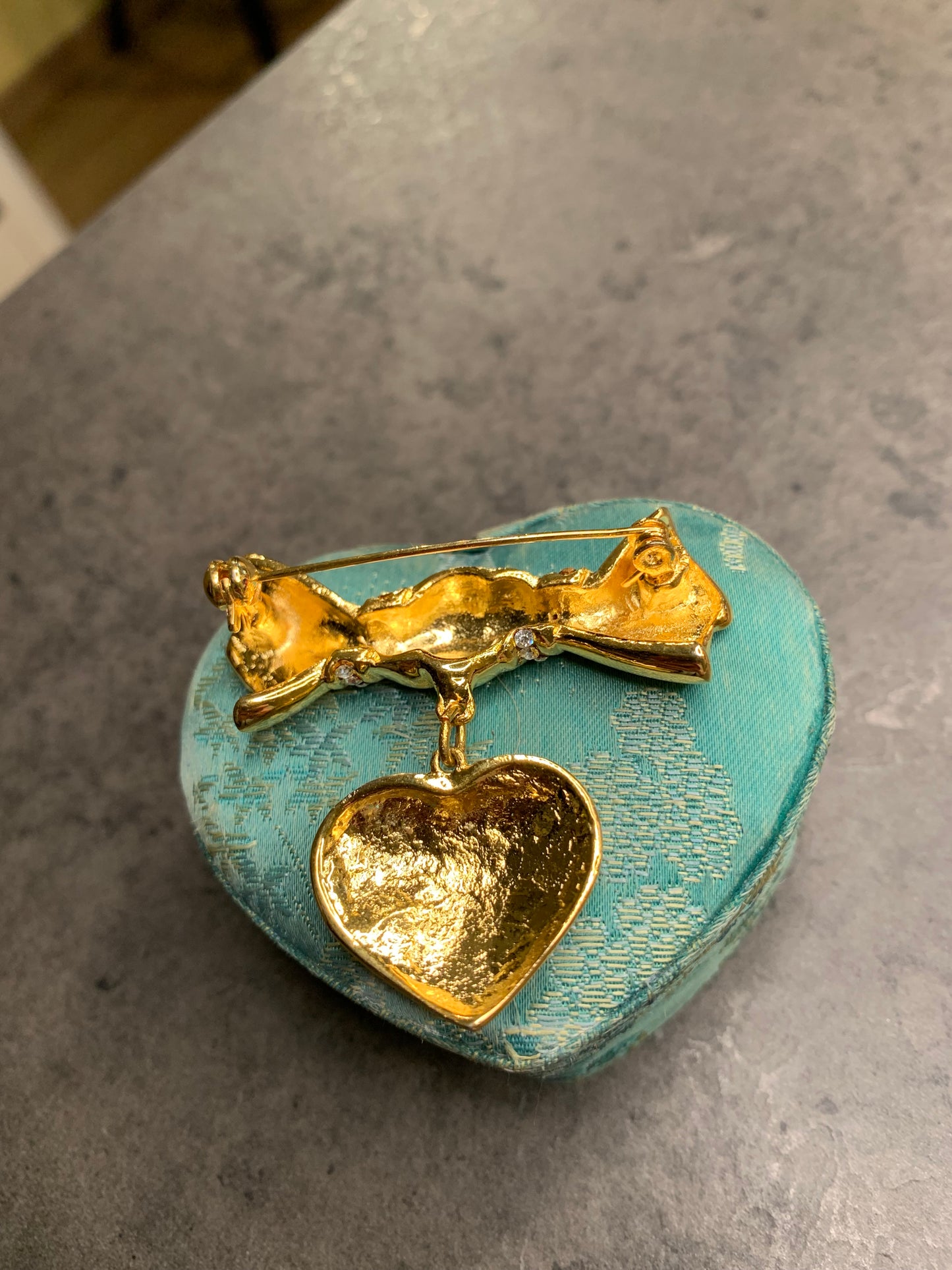 Spilla Fiocco con Cuore