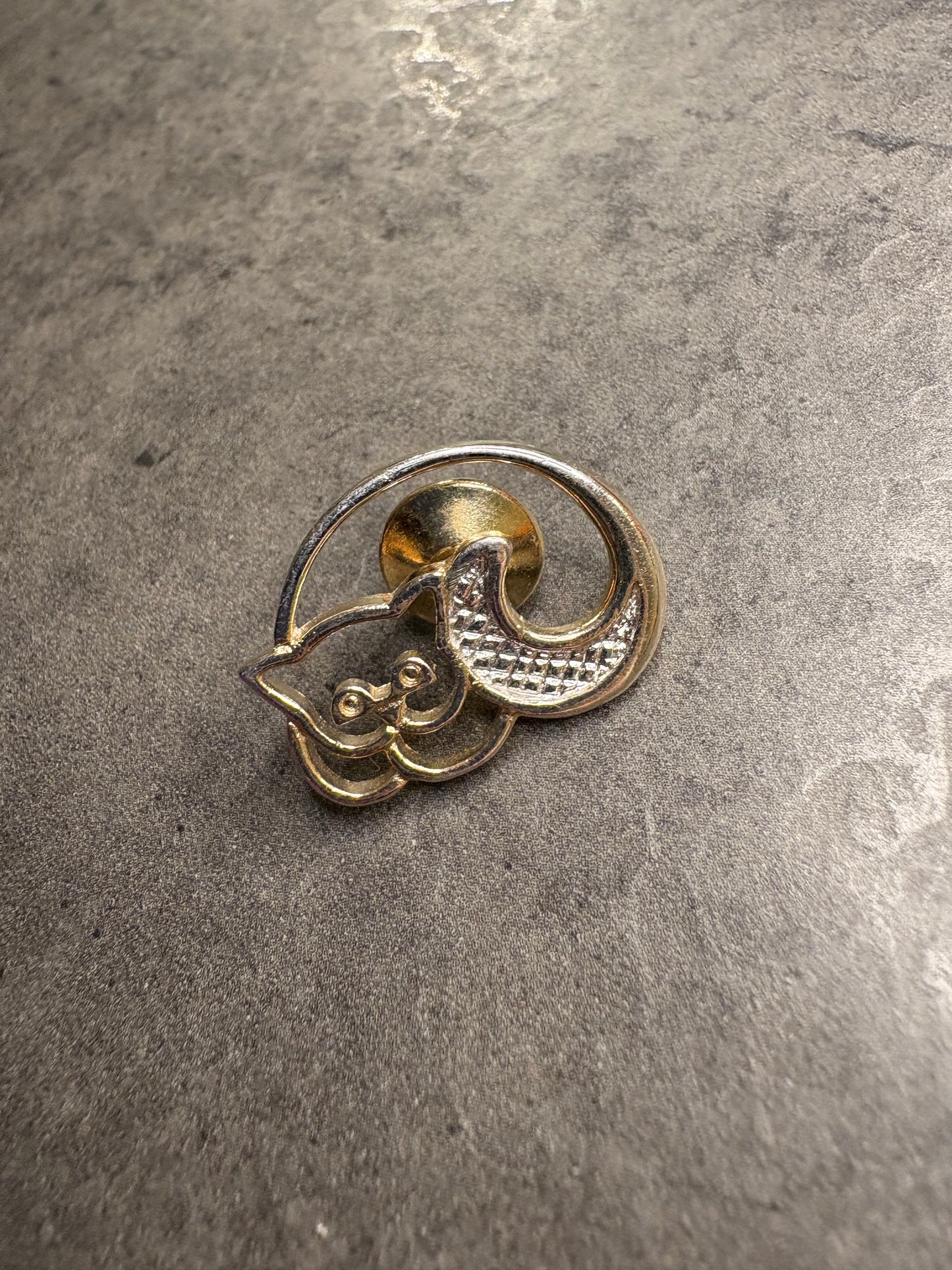 Pin Avon “Gattino”
