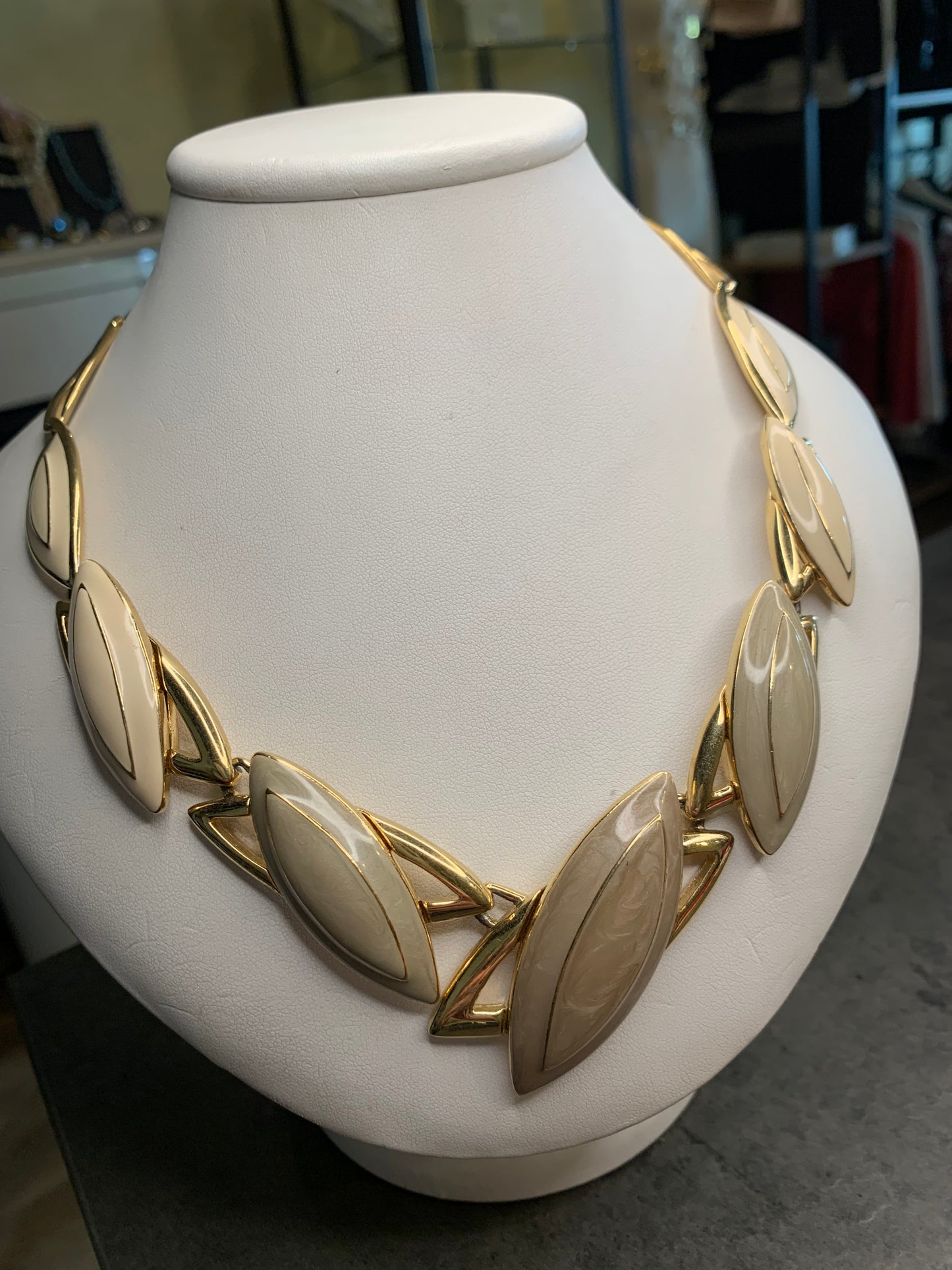 Collier Kunio Matsumoto Trifari