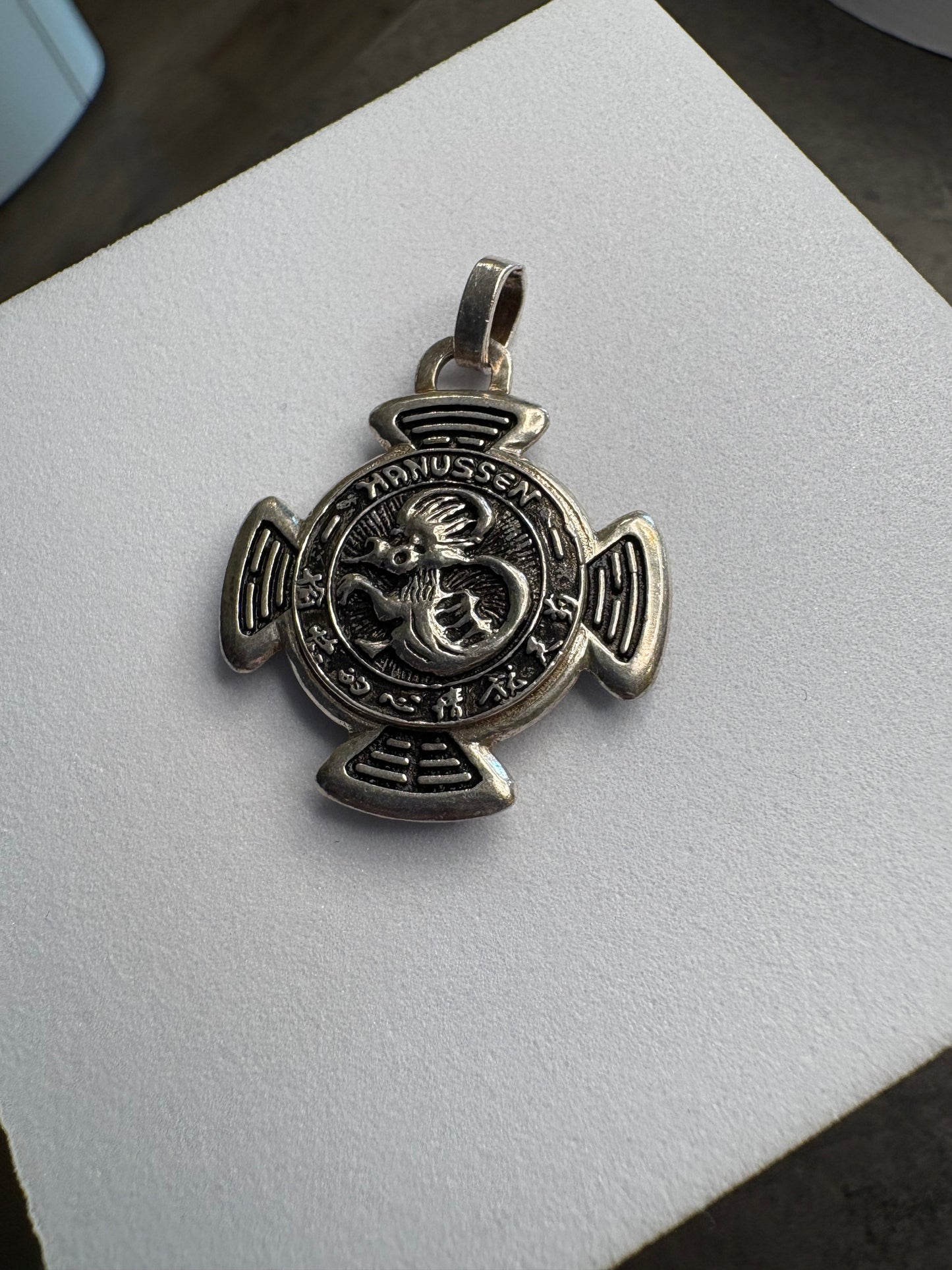 Pendente Amuleto Hanussen