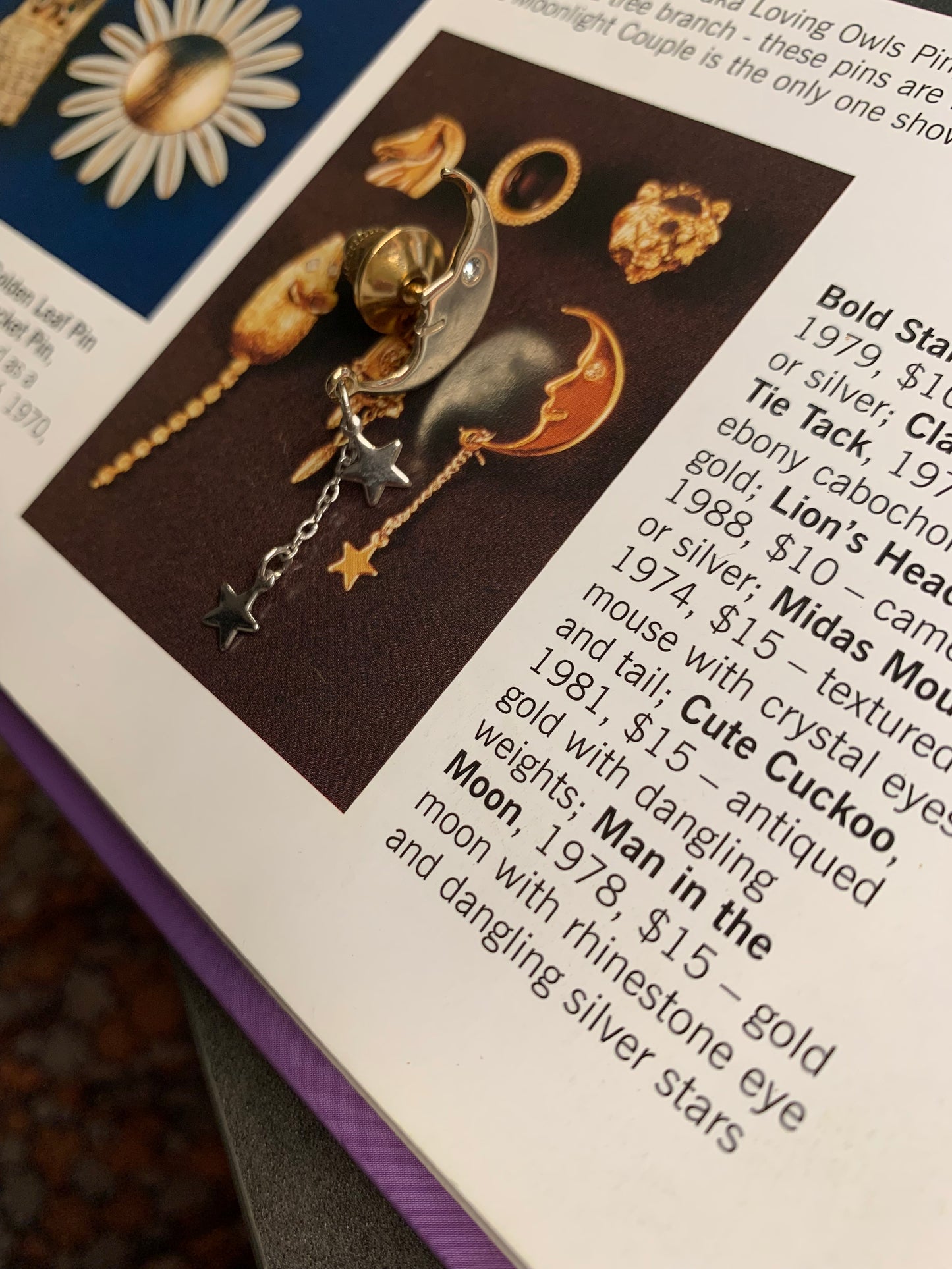 Pin Avon “Luna”