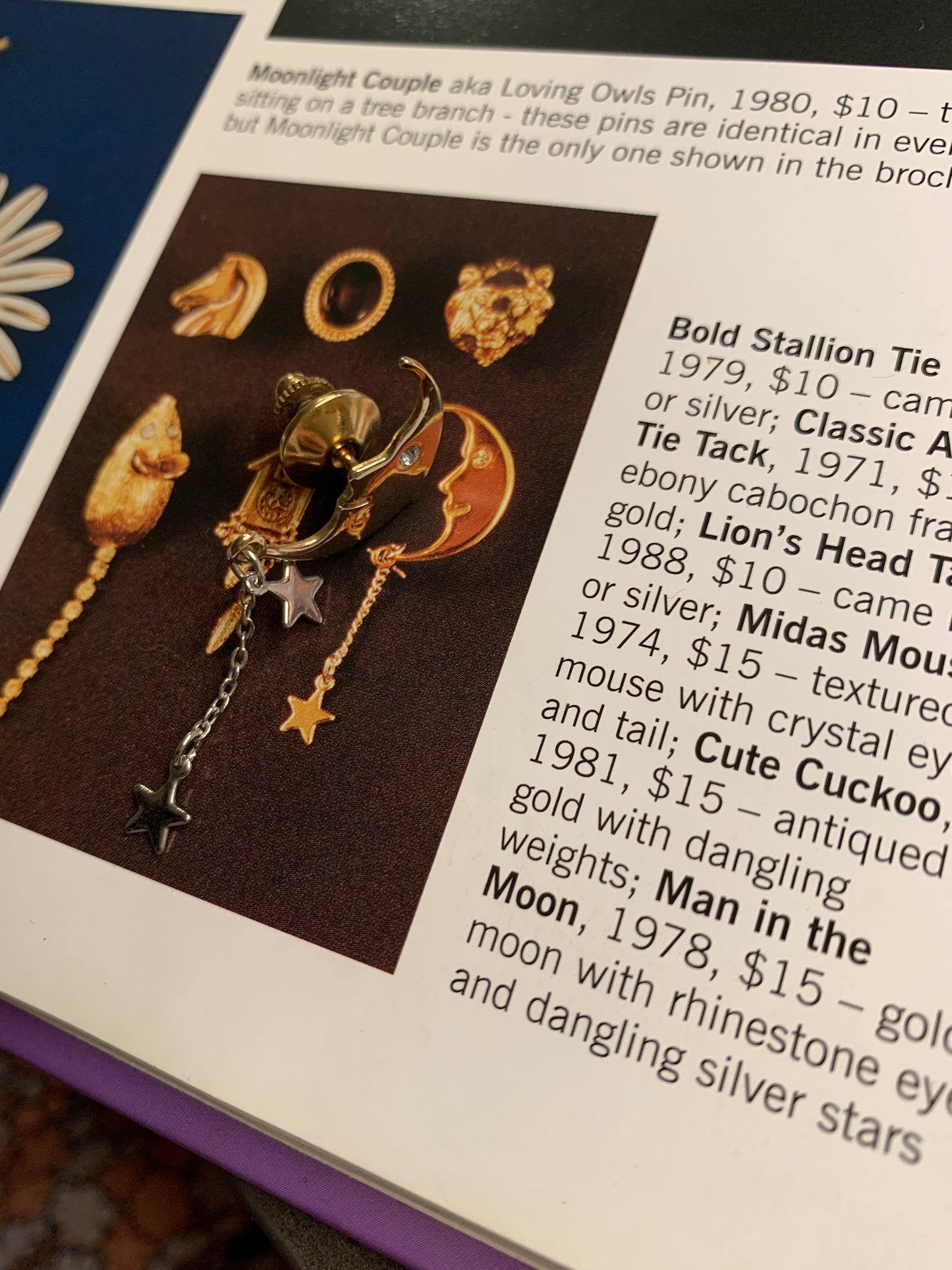 Pin Avon “Luna”