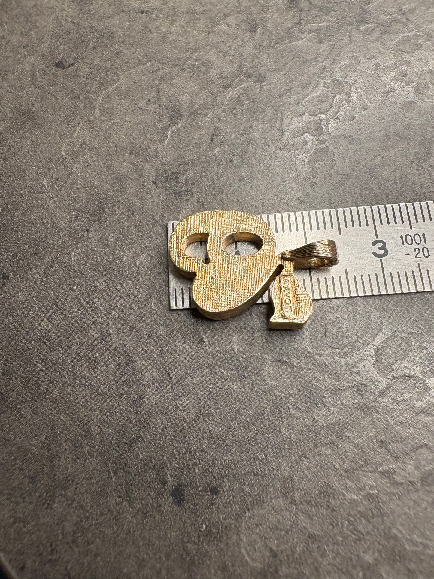 Pendente Avon “79”