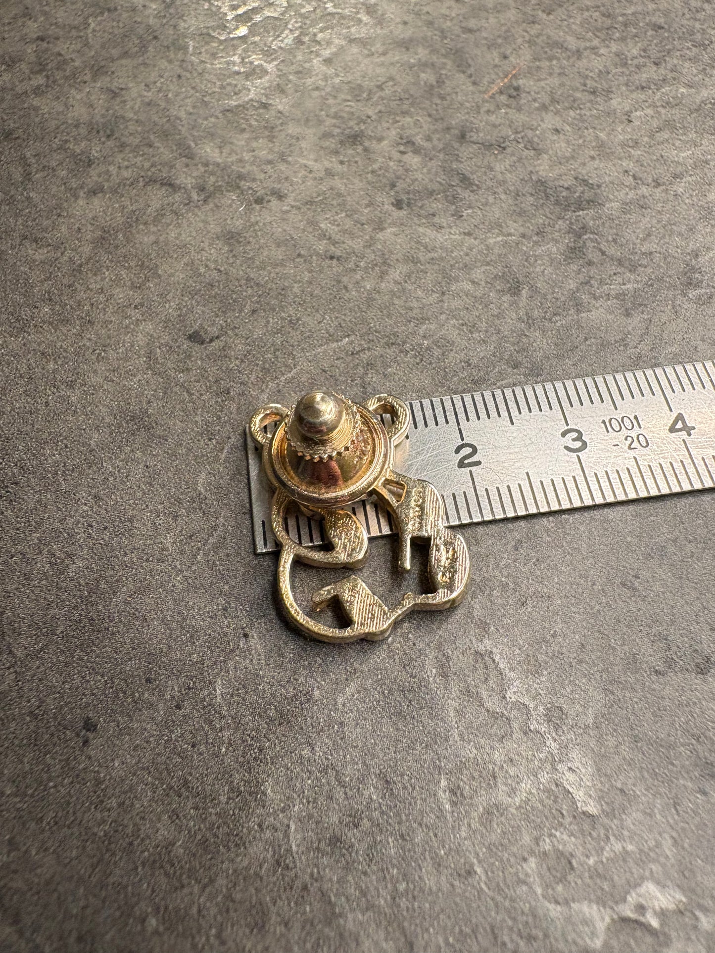 Pin Avon “Orsetto”