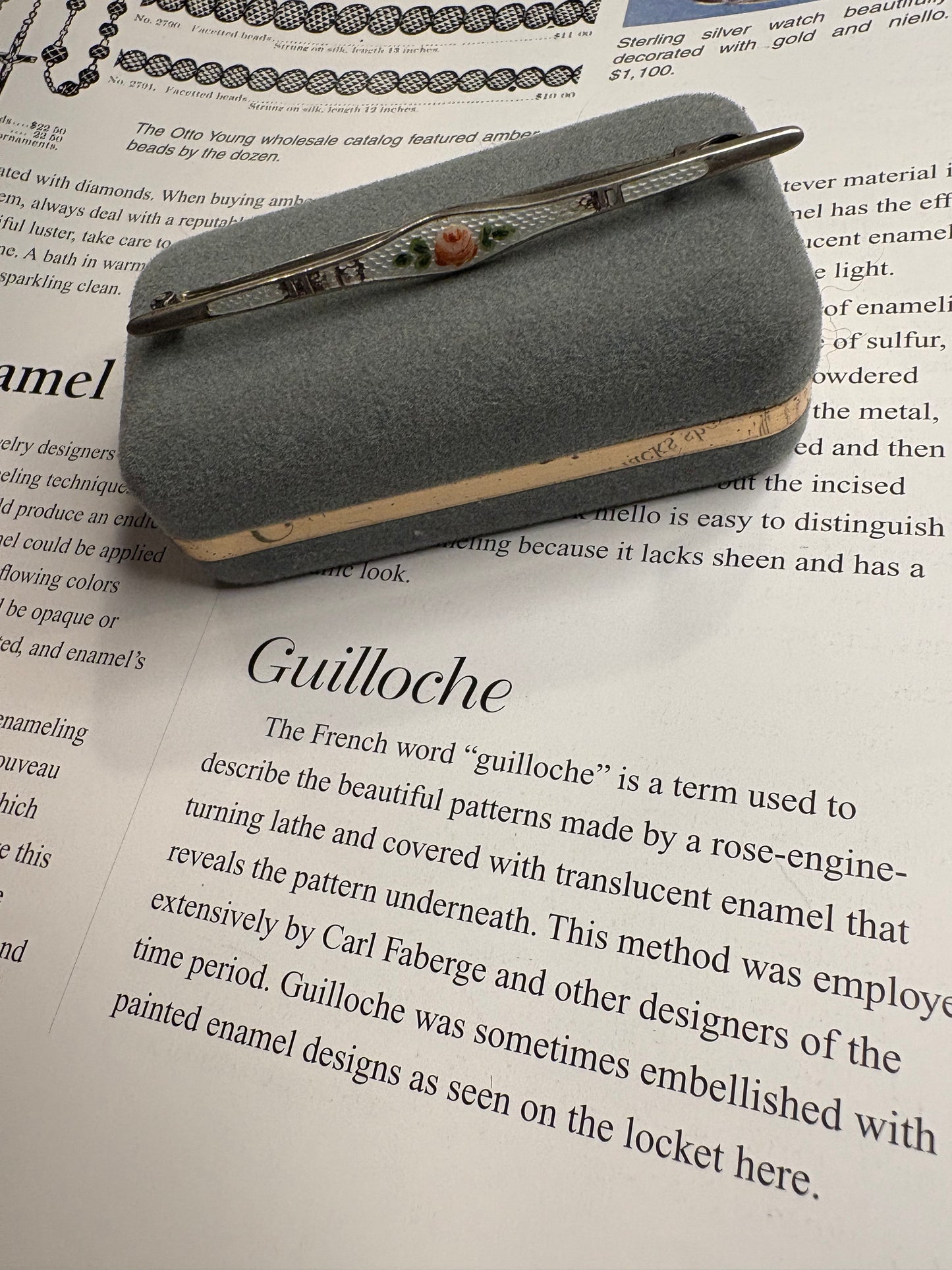 Spilla Guilloche
