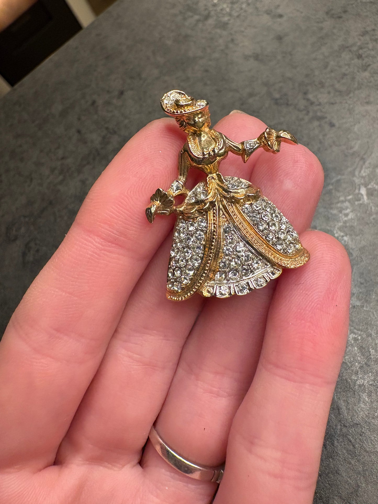 Spilla “Dama” argento 800