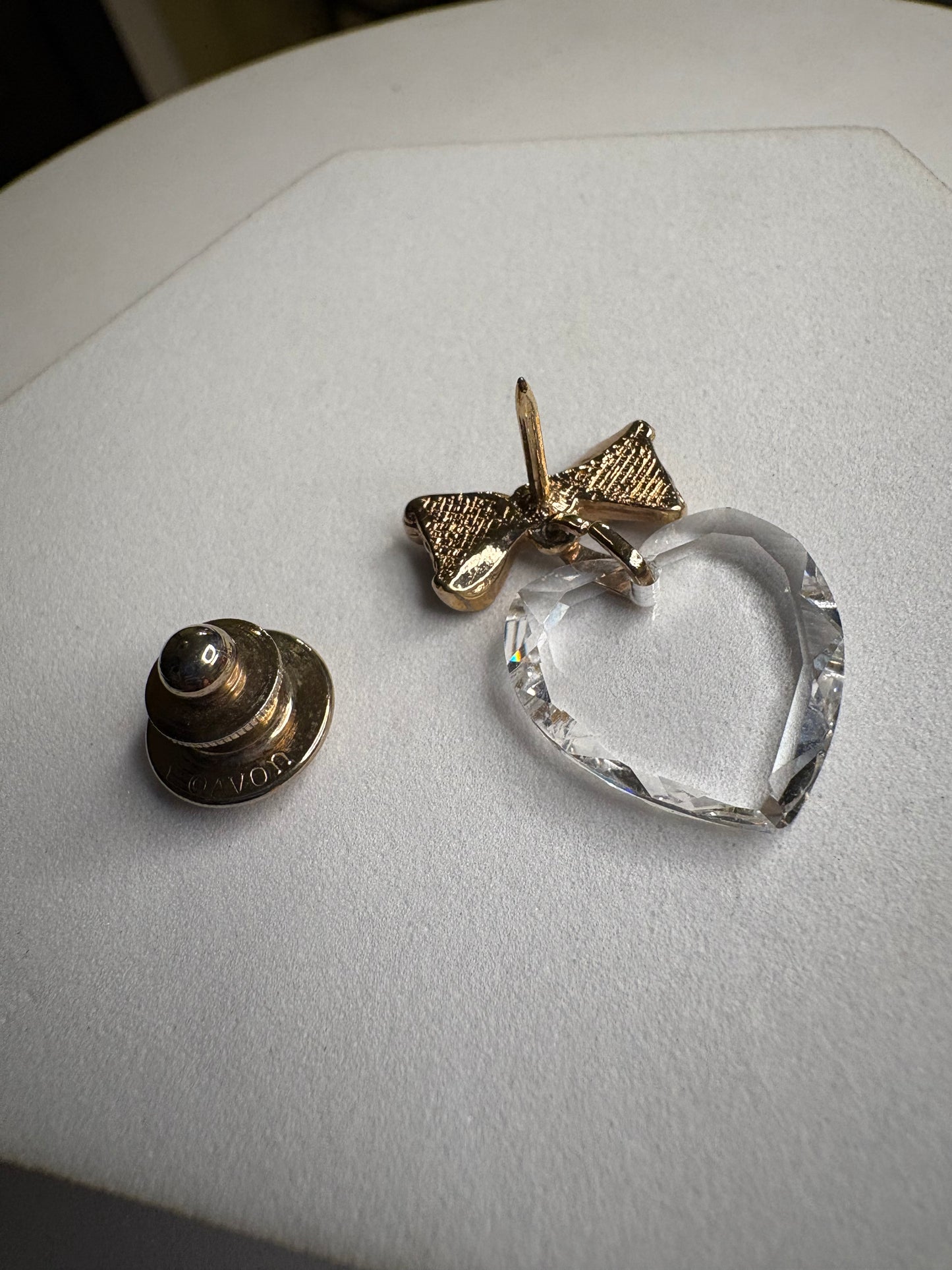 Pin Avon “Cuore”