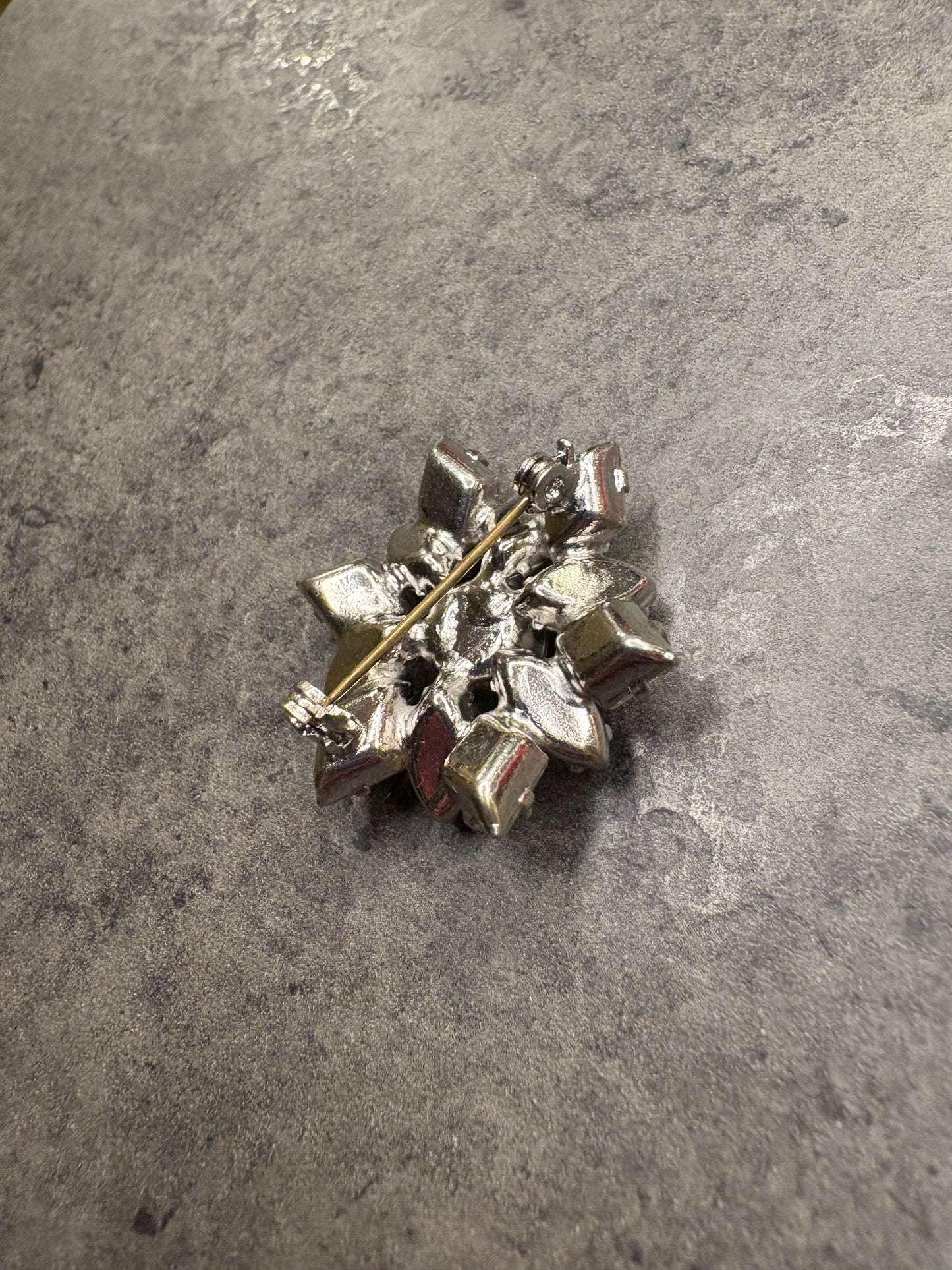 Spilla “Fiore di Cristalli”