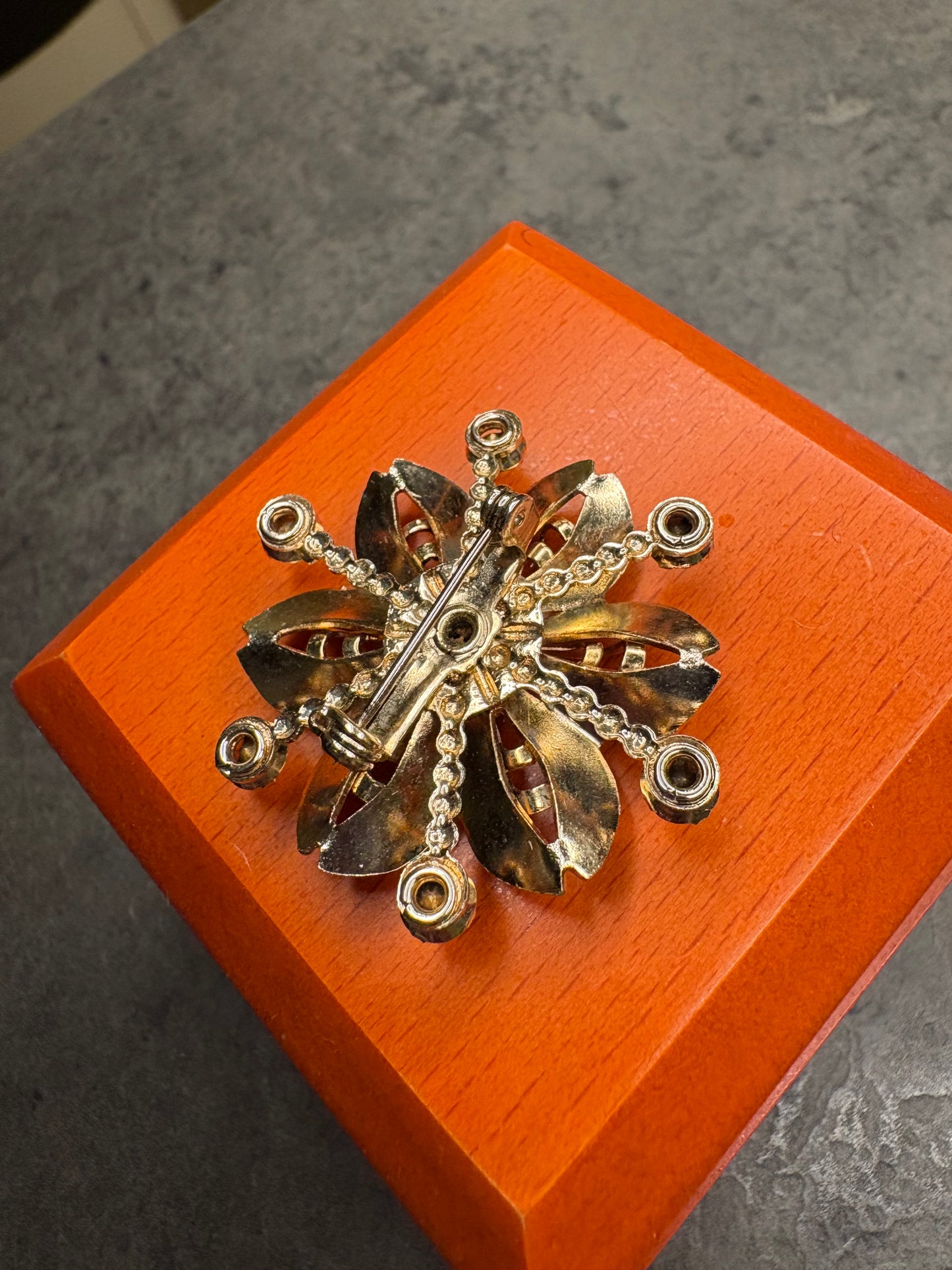 Spilla “Fiore Verde”