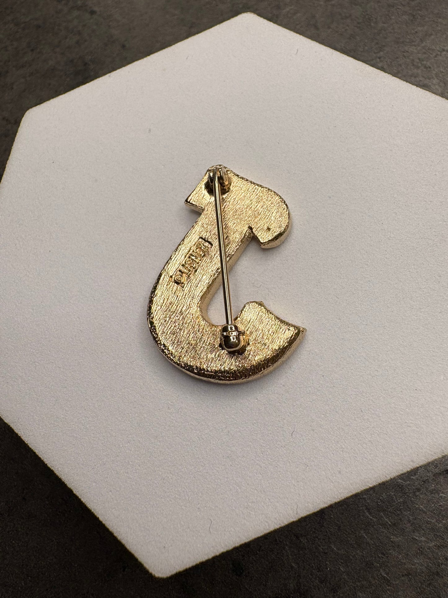 Spilla Lisner “J”