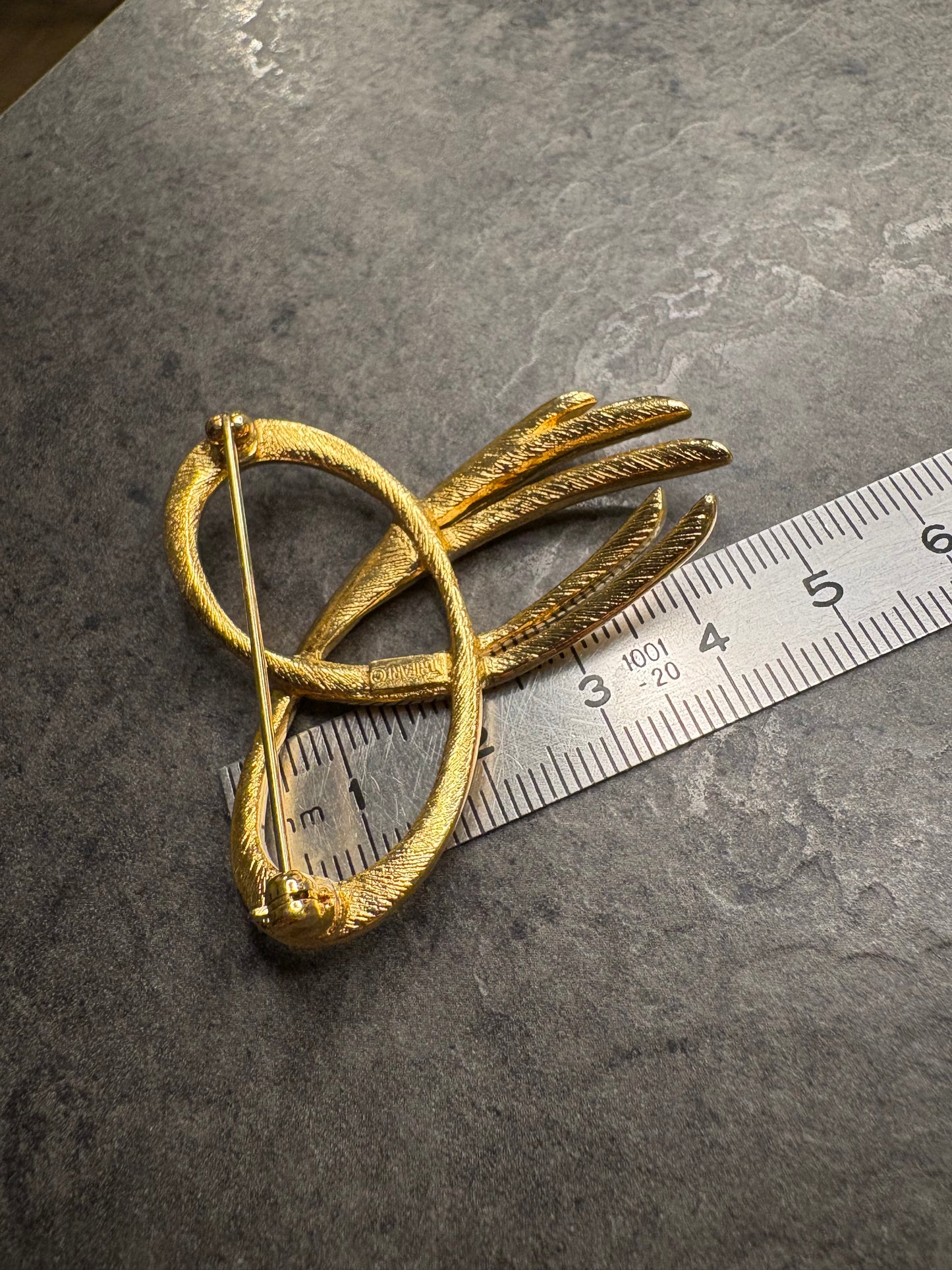 Spilla Trifari “Fiocco”