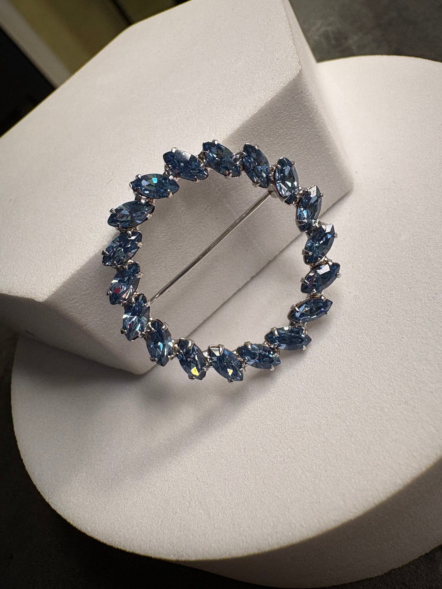 Spilla Cristalli Azzurri