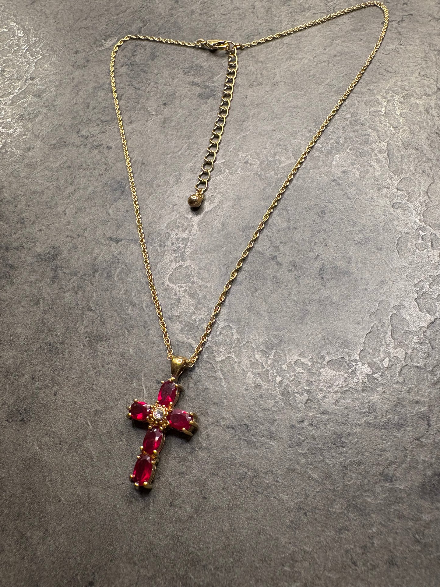 Collana Croce Avon