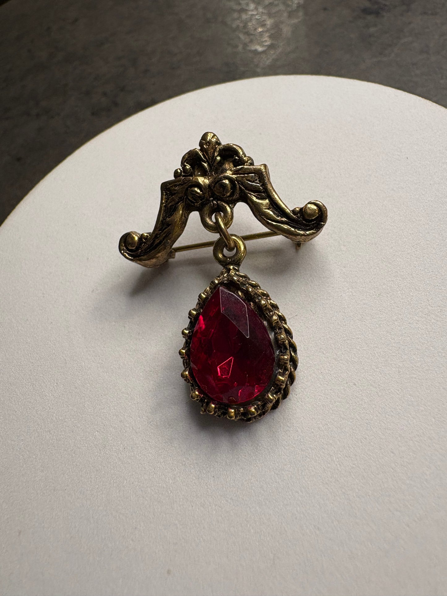 Spilla Cristallo Rosso