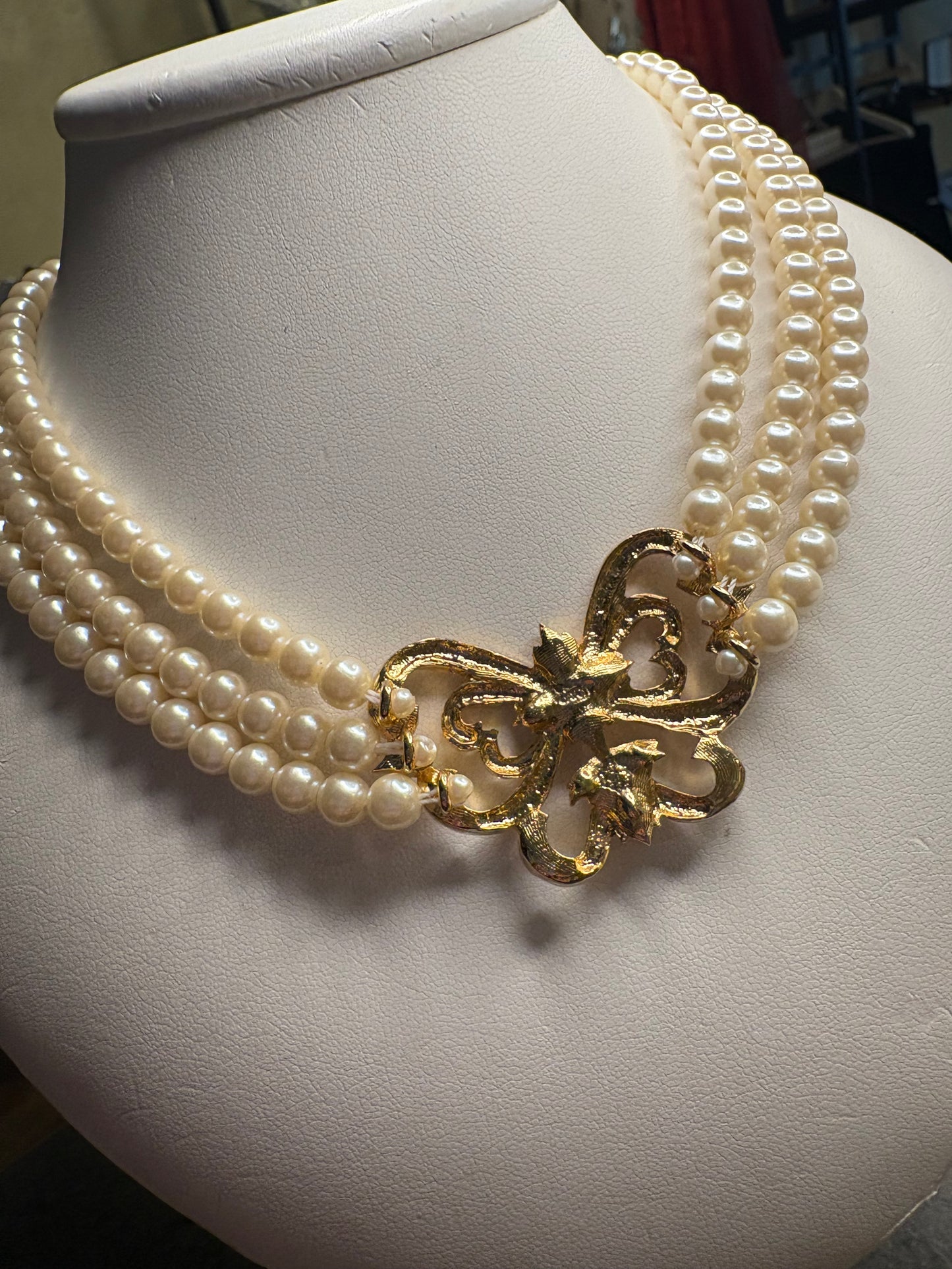 Collier Avon “Parisian Butterfly Necklace” – 1995