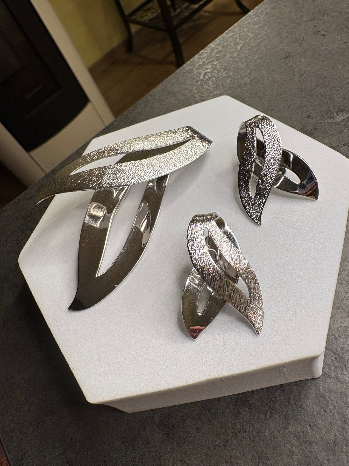 Parure vintage Sarah Coventry “Satin Flame” – 1960