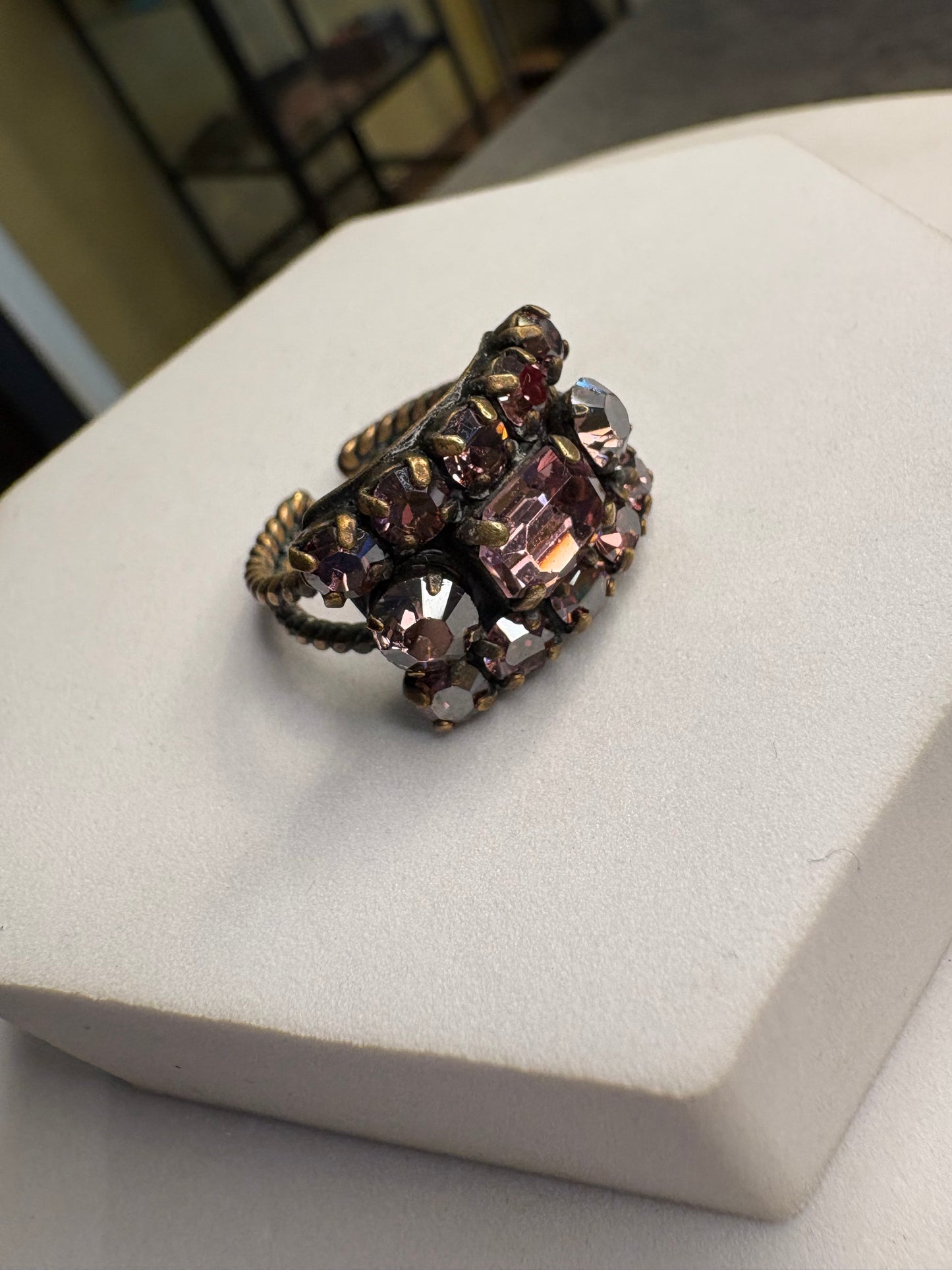 Anello Miranda Konstantinidou Konplott