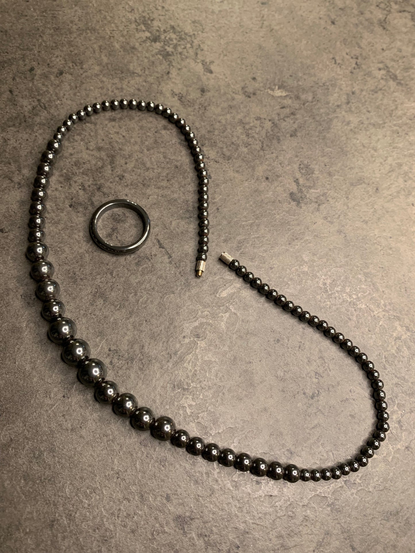 Parure in Ematite