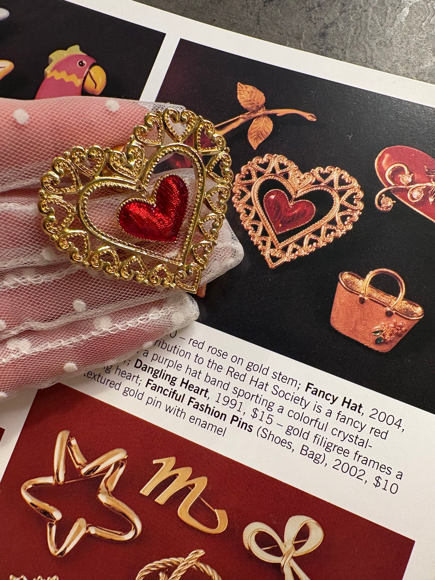 Pin Avon “Dangling Heart” – 1991