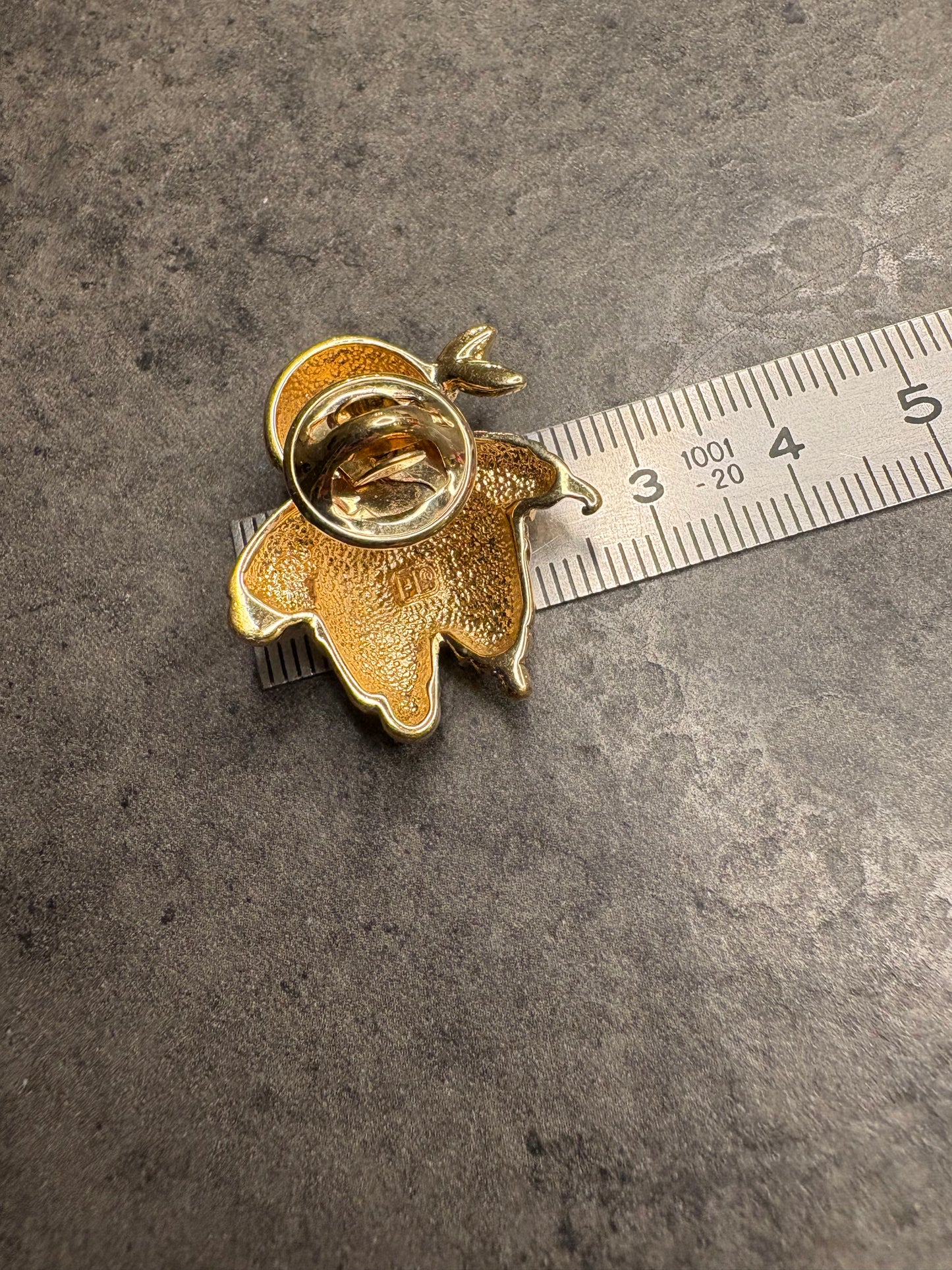 Pin Pierre Lang