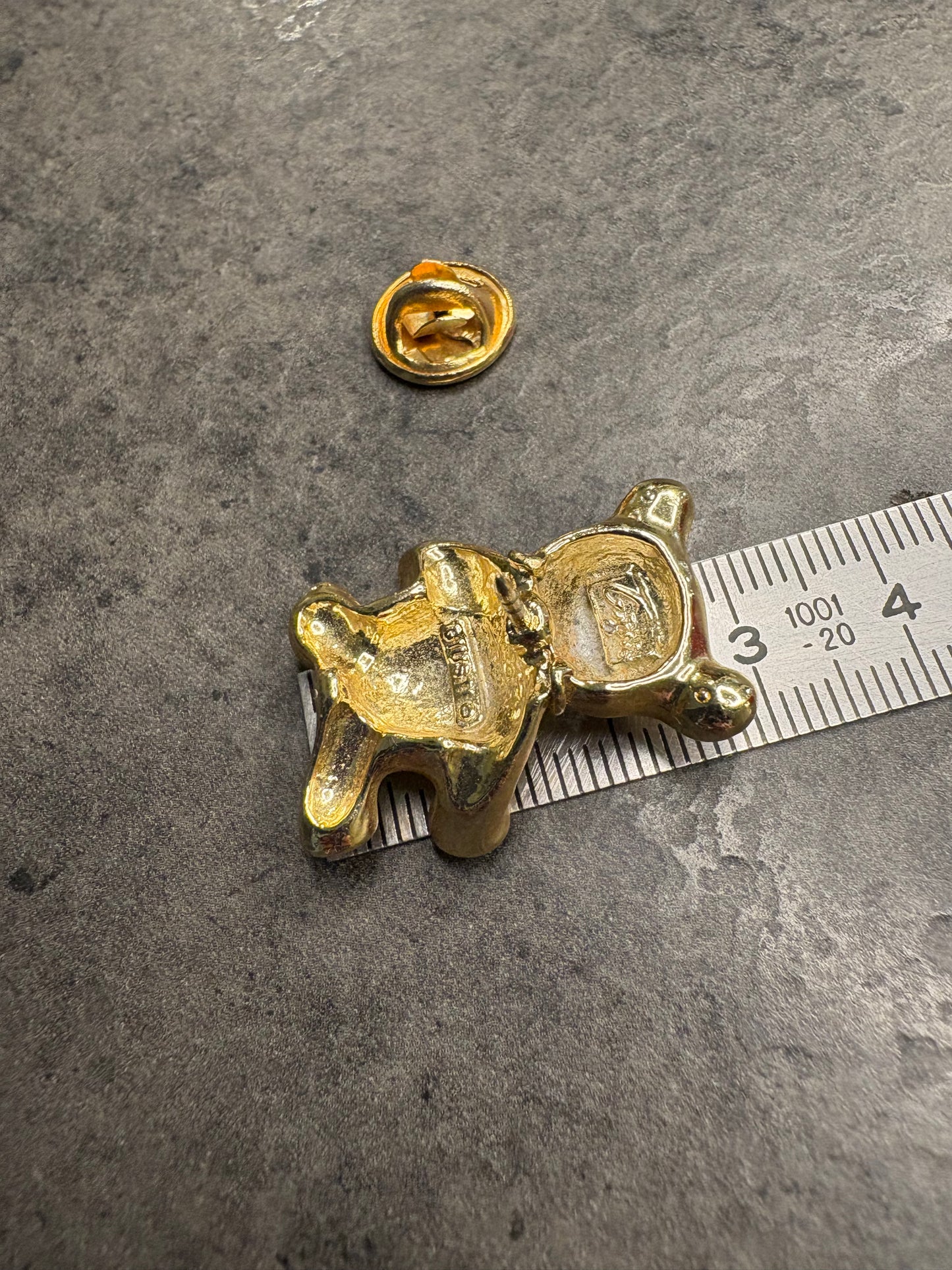 Pin Gigi Giusti