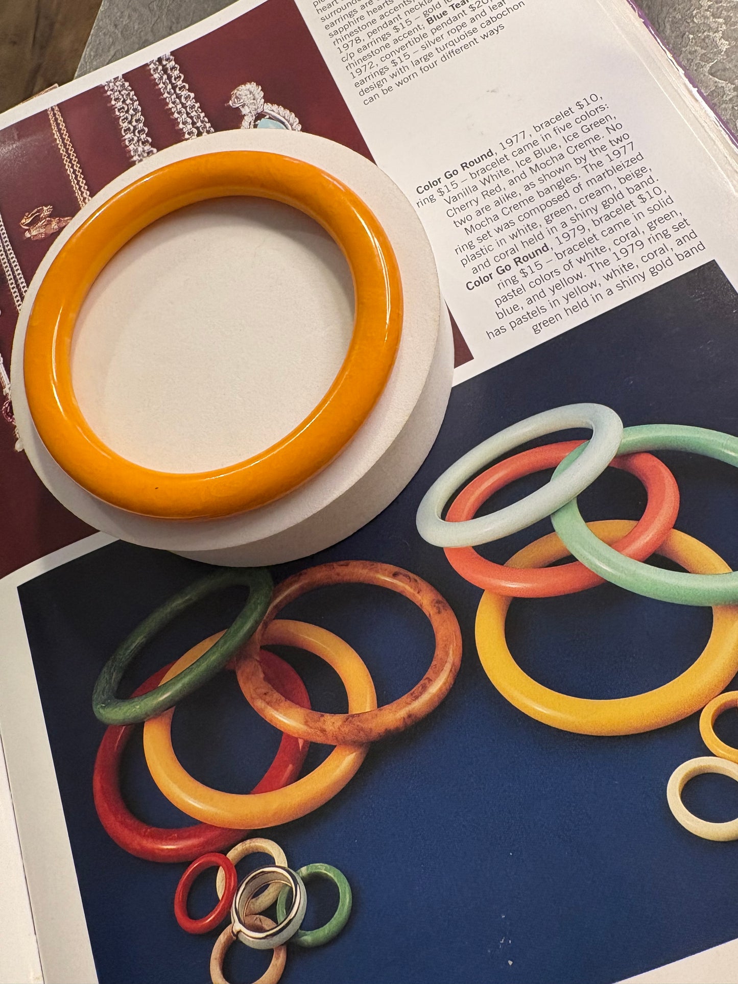 Bracciale  Avon “Color Go Round” – 1977.