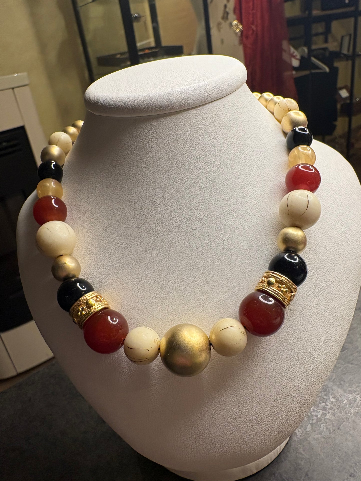 Collana Liz Claiborne
