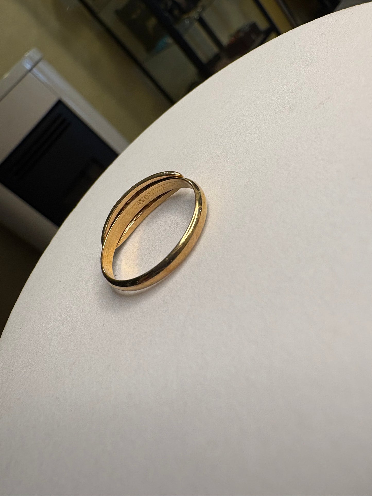 Anello Avon