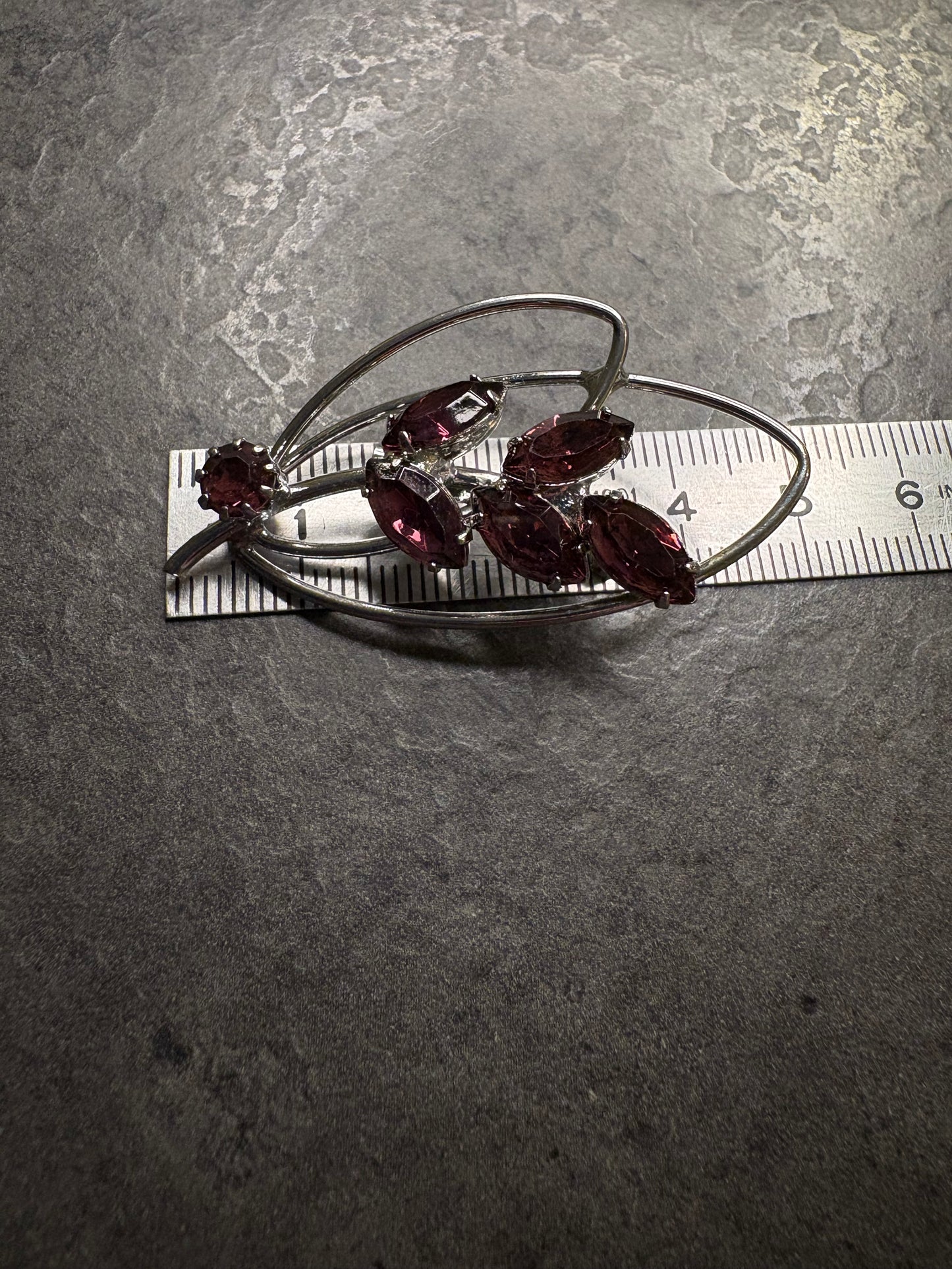 Spilla “Cristalli viola”