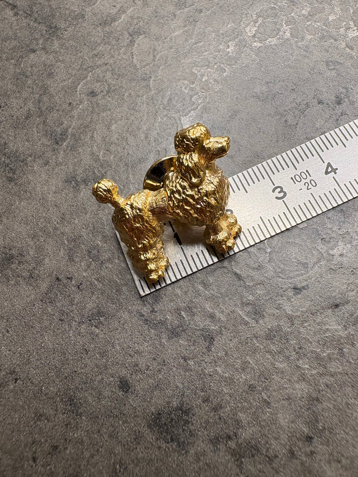 Pin Avon 1984