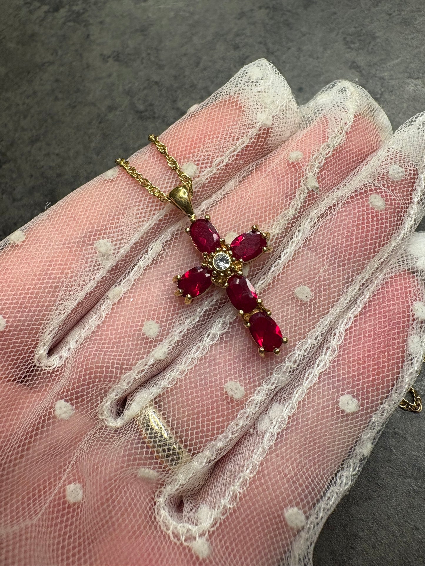 Collana Croce Avon