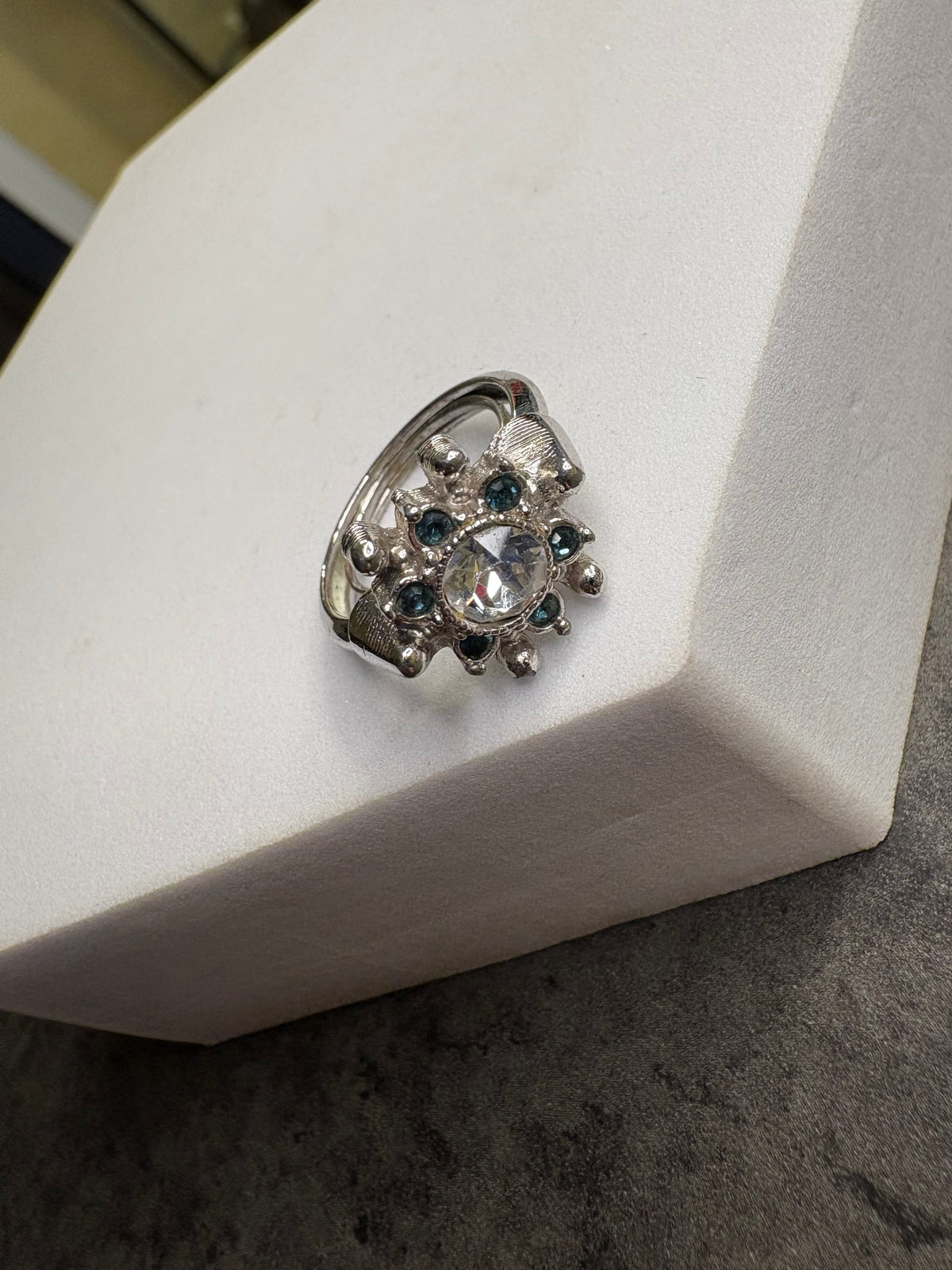 Anello Avon 1974