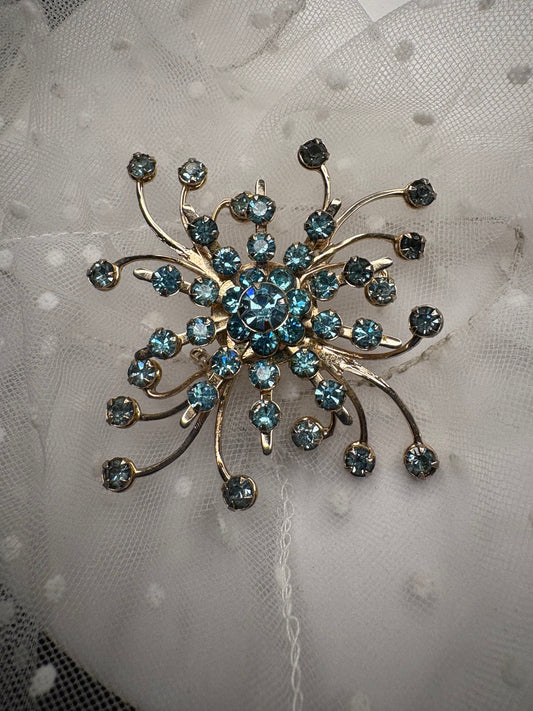 Spilla vintage anni ’40-’50 con cristalli azzurri