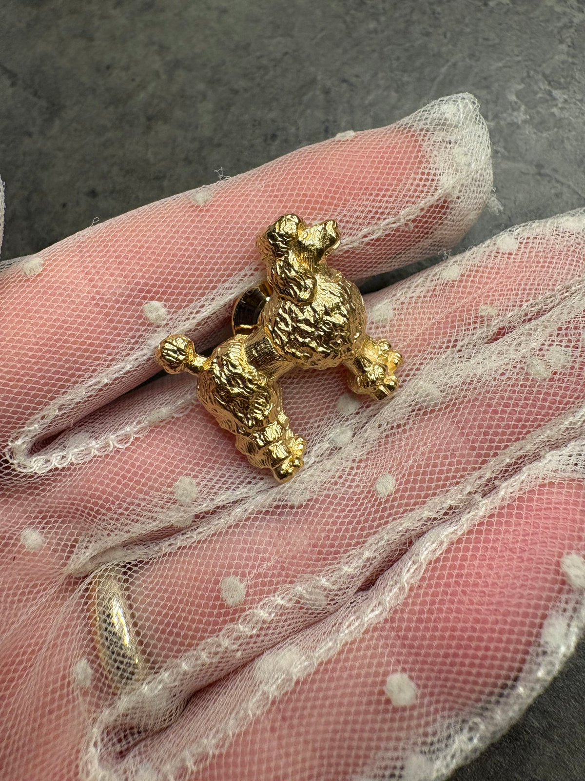 Pin Avon 1984