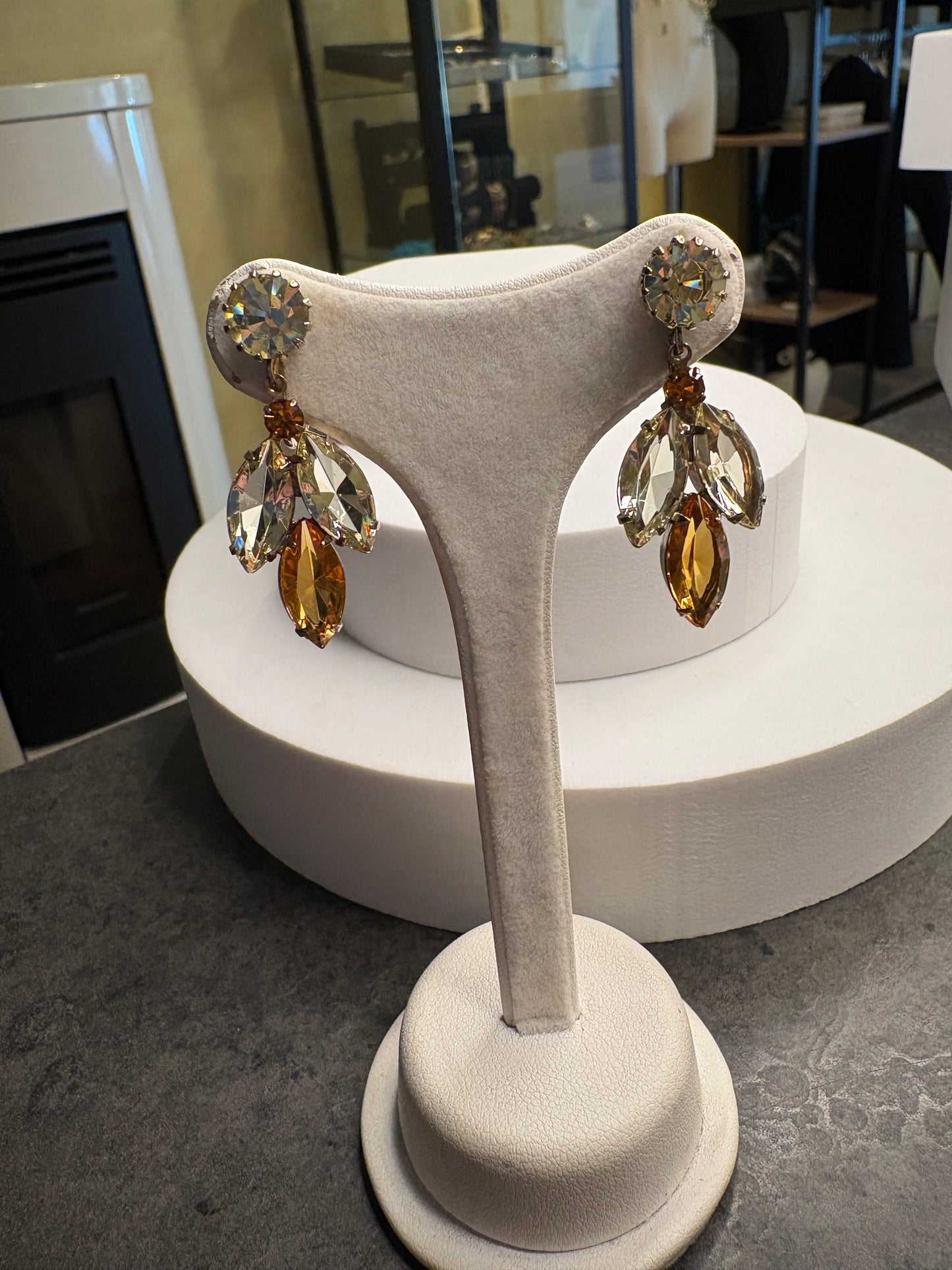 Parure Orecchini e Spilla