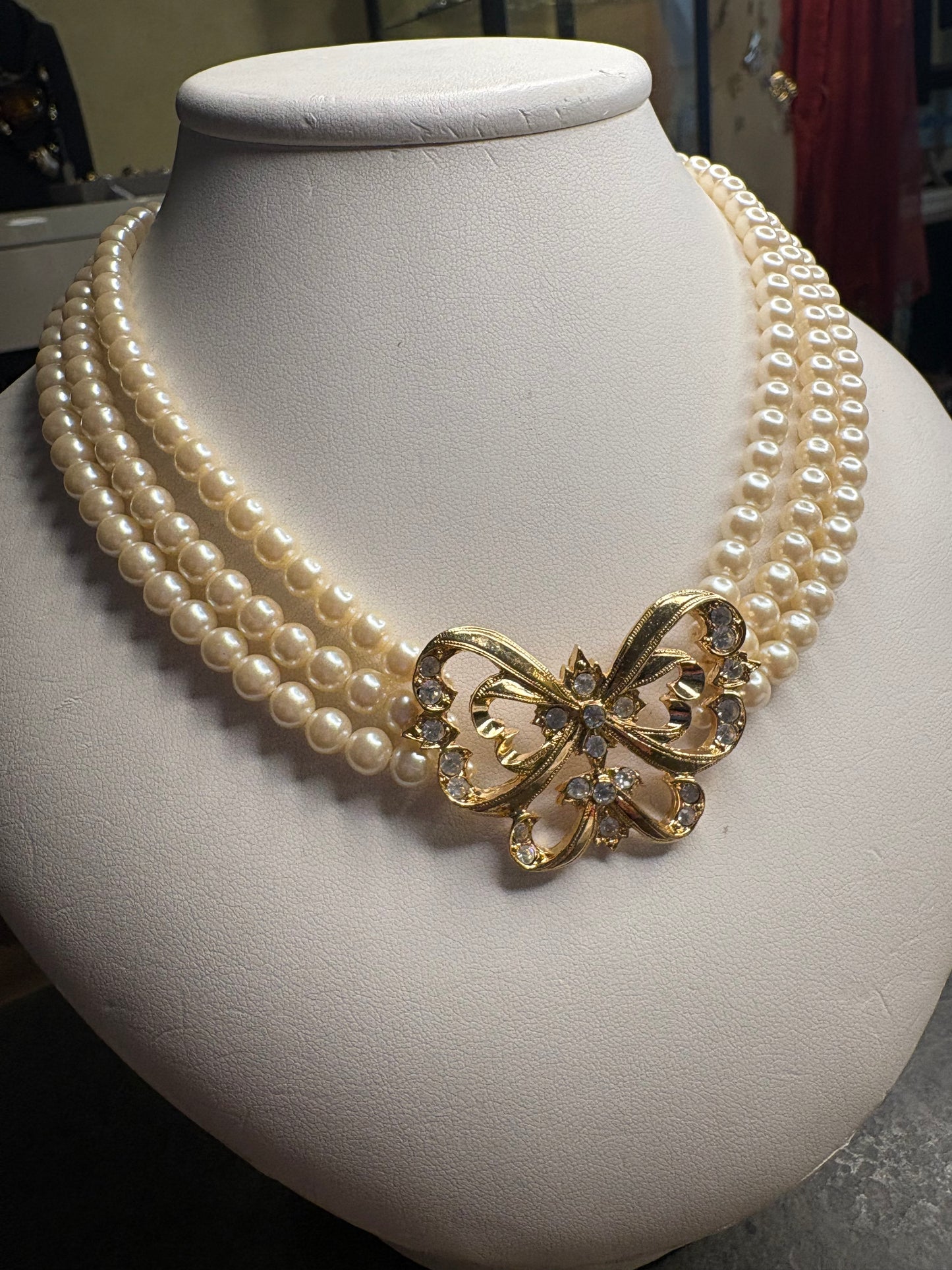 Collier Avon “Parisian Butterfly Necklace” – 1995