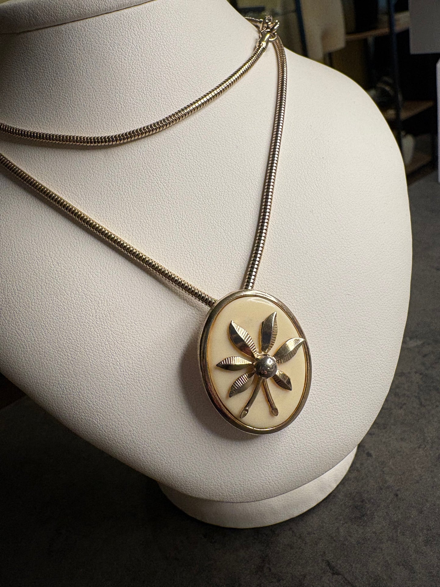 Collana Sarah Coventry 1979