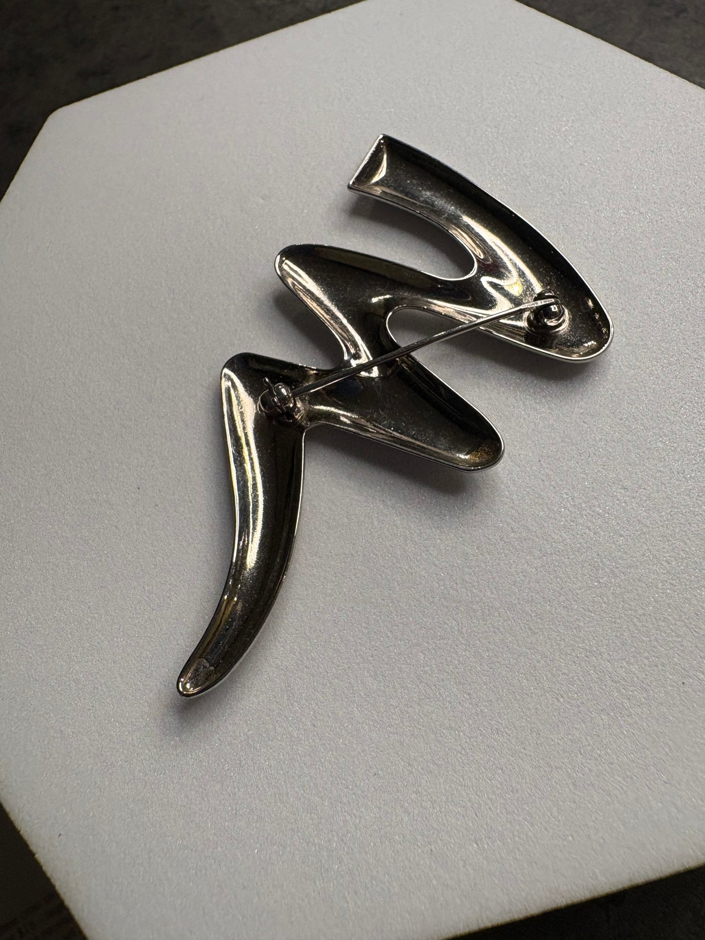 Spilla  Avon “Free Form” 1987