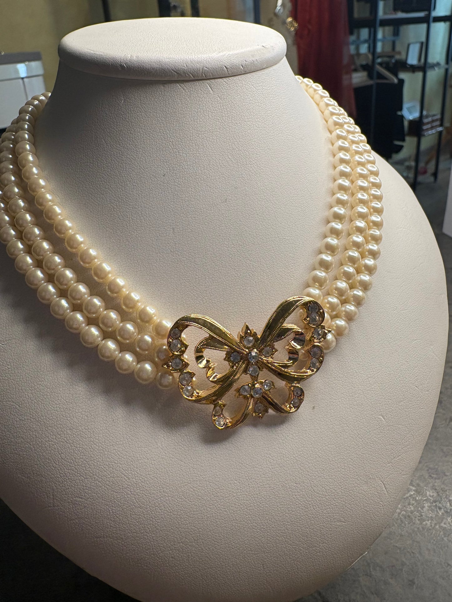 Collier Avon “Parisian Butterfly Necklace” – 1995