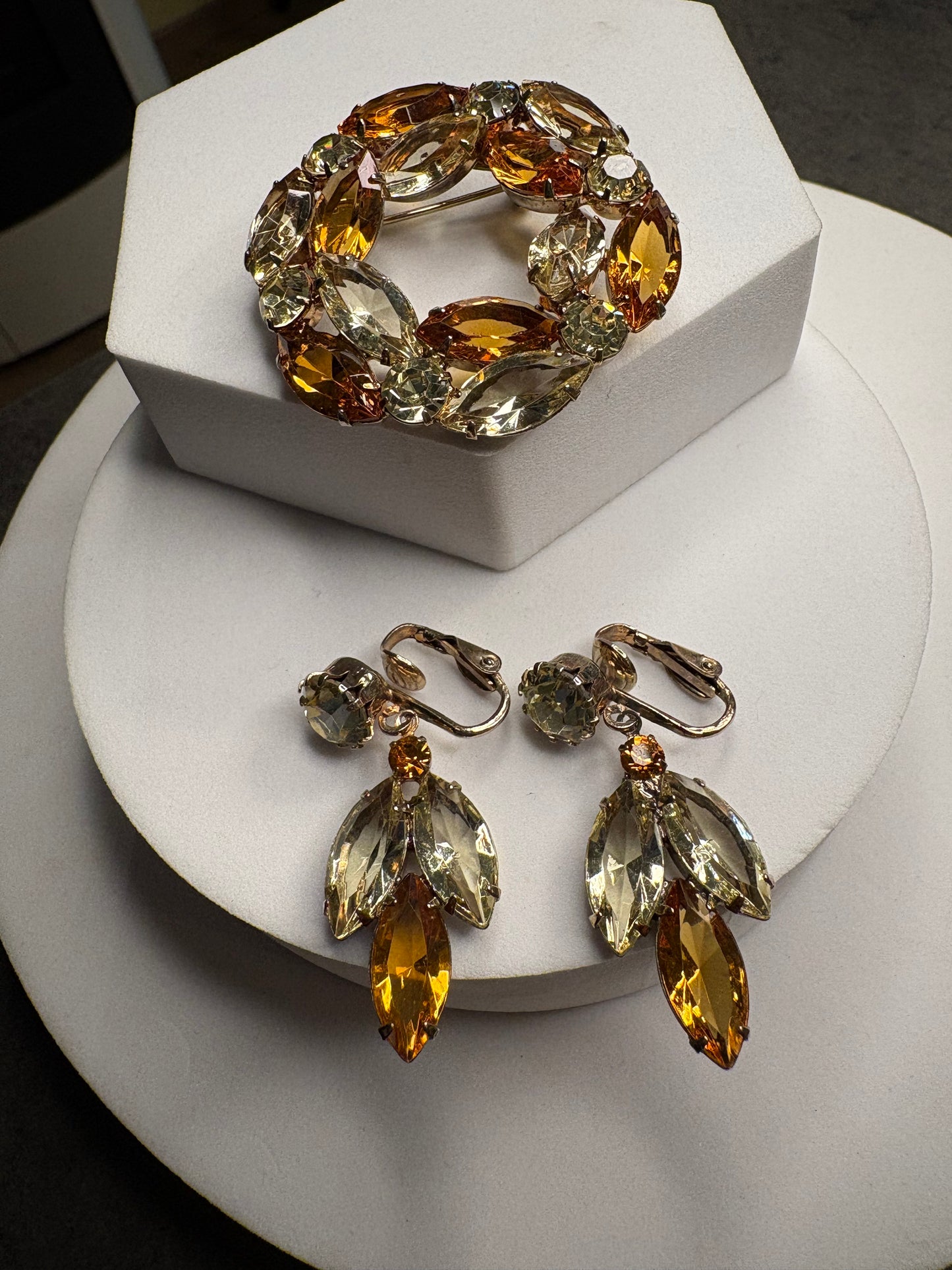 Parure Orecchini e Spilla