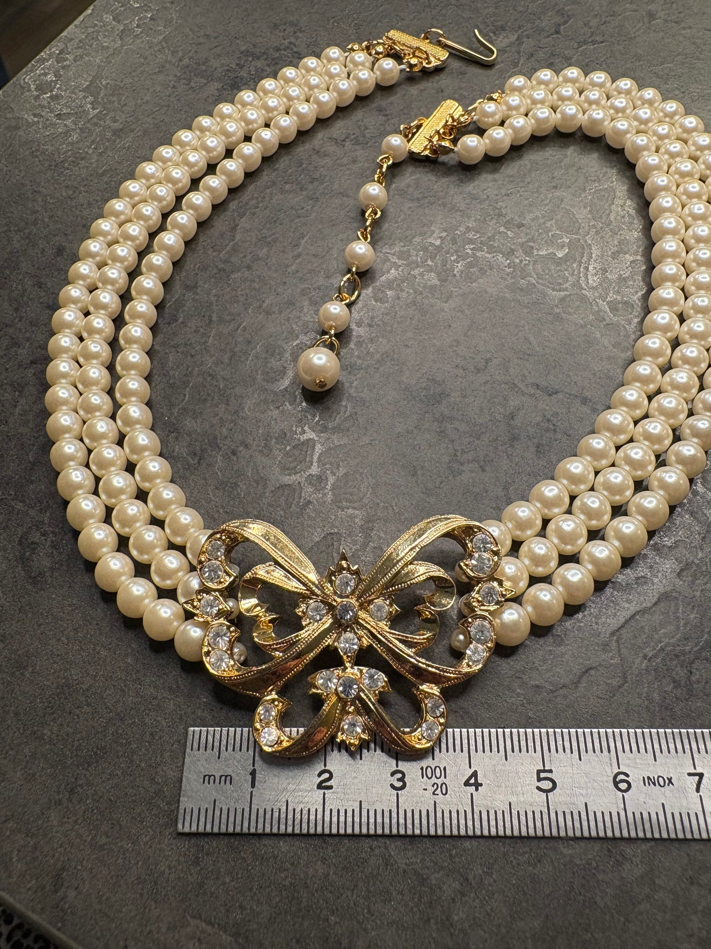 Collier Avon “Parisian Butterfly Necklace” – 1995