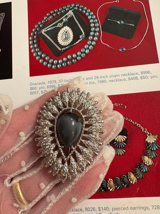 Spilla Sarah Coventry “Granada” – Collezione 1979.
