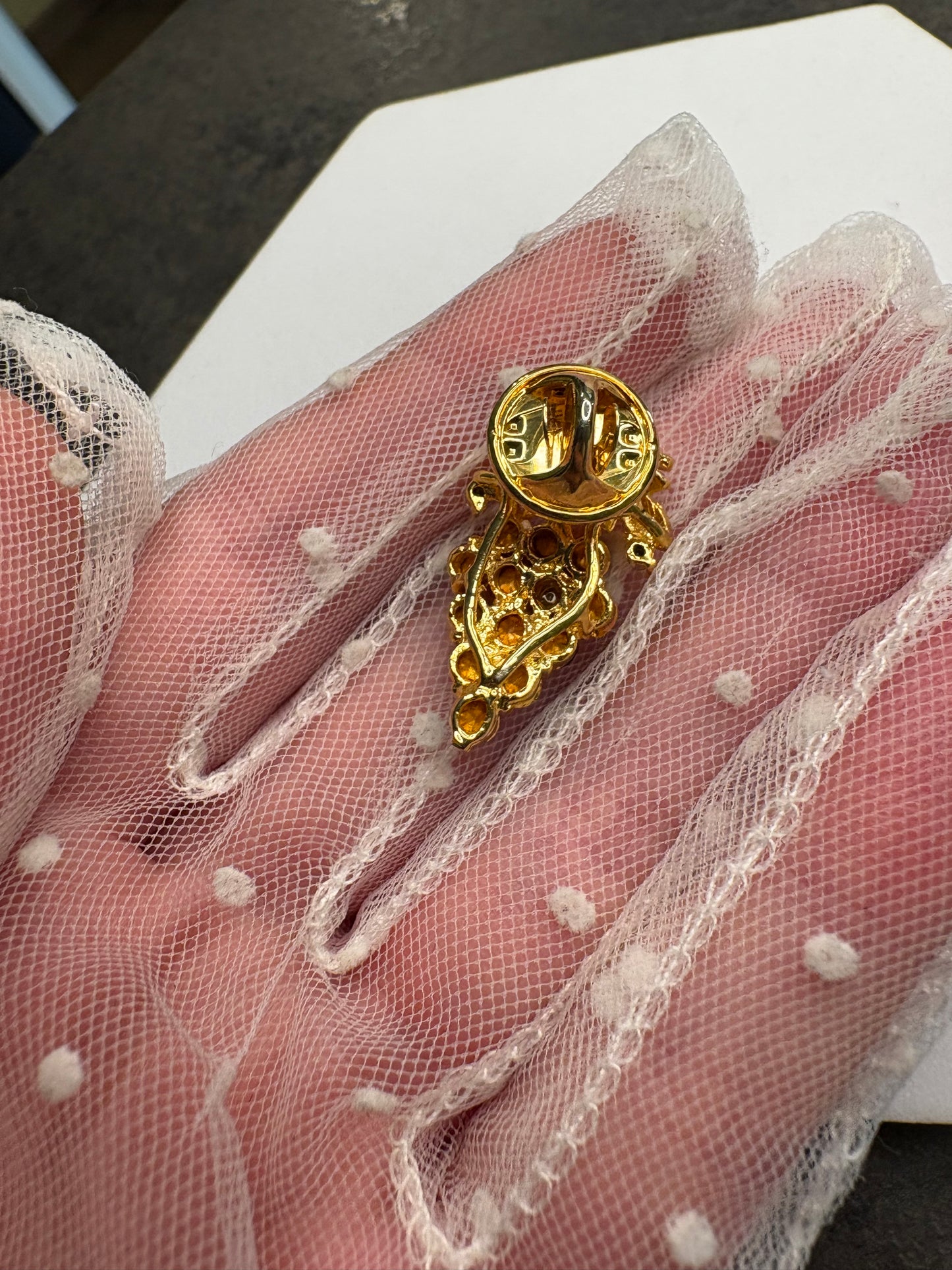 Pin vintage a grappolo d’uva